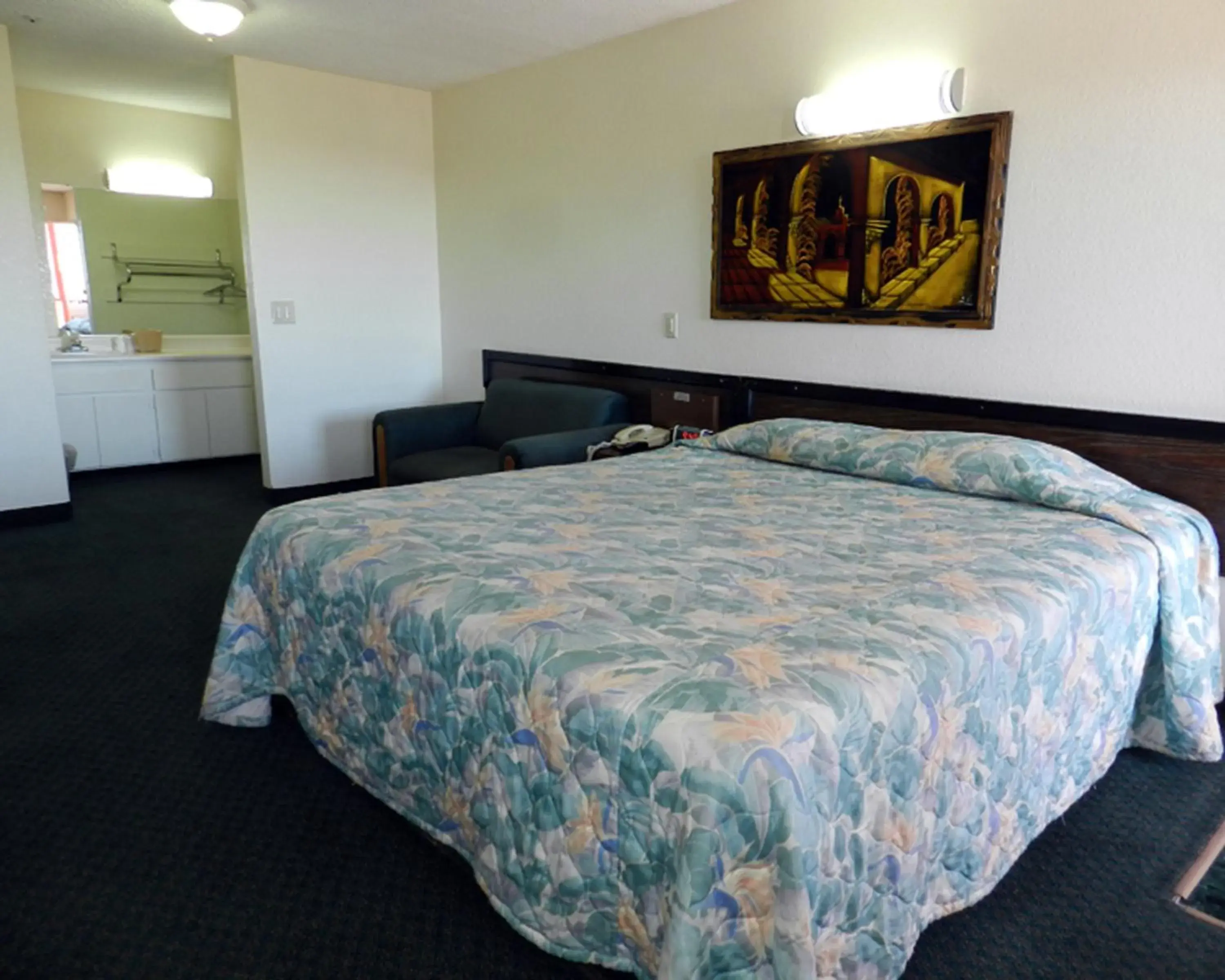 Bed in High Desert Motel Joshua Tree National Park Bed in High Desert Motel Joshua Tree National Park