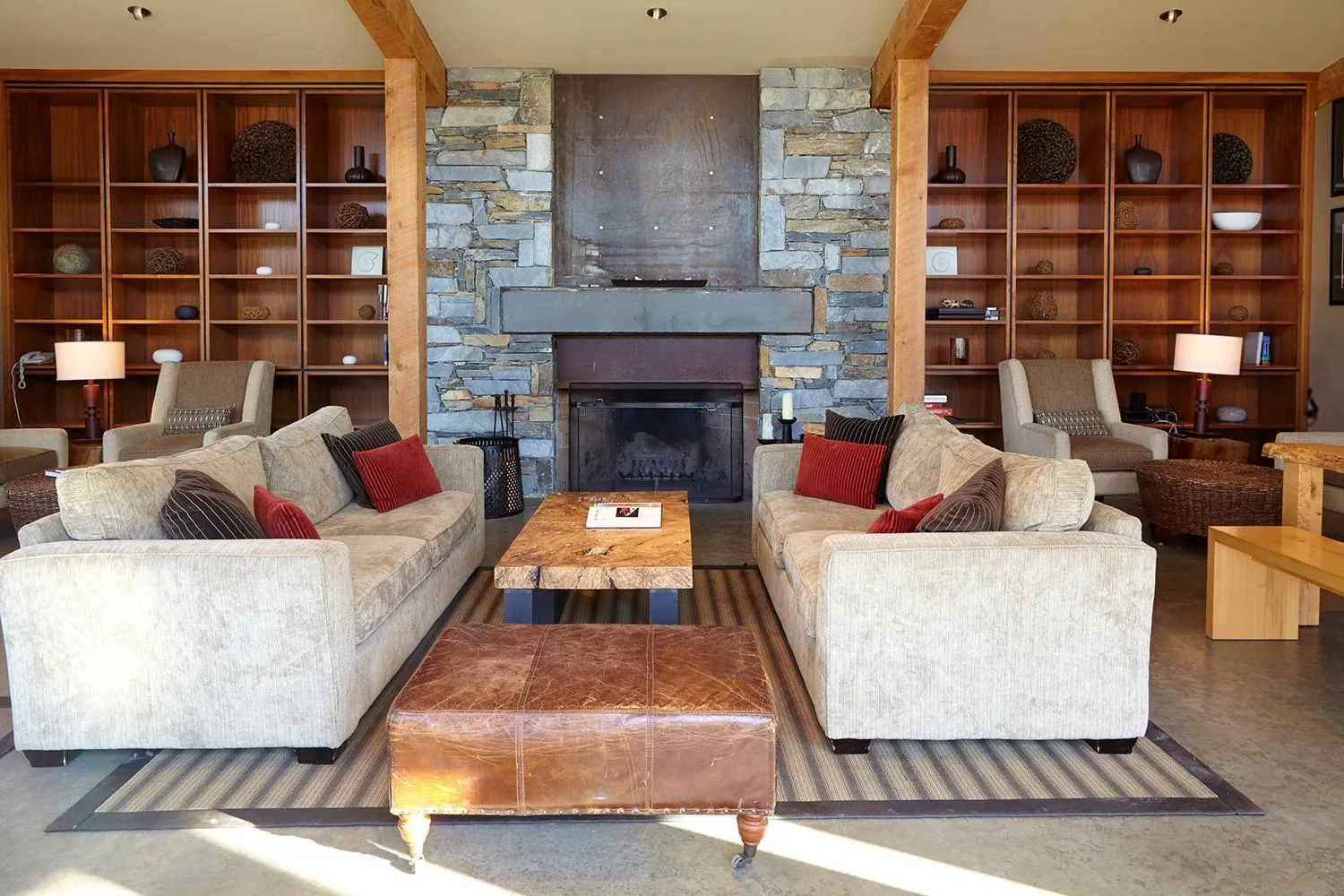 Lounge or bar in Cox Bay Beach Resort