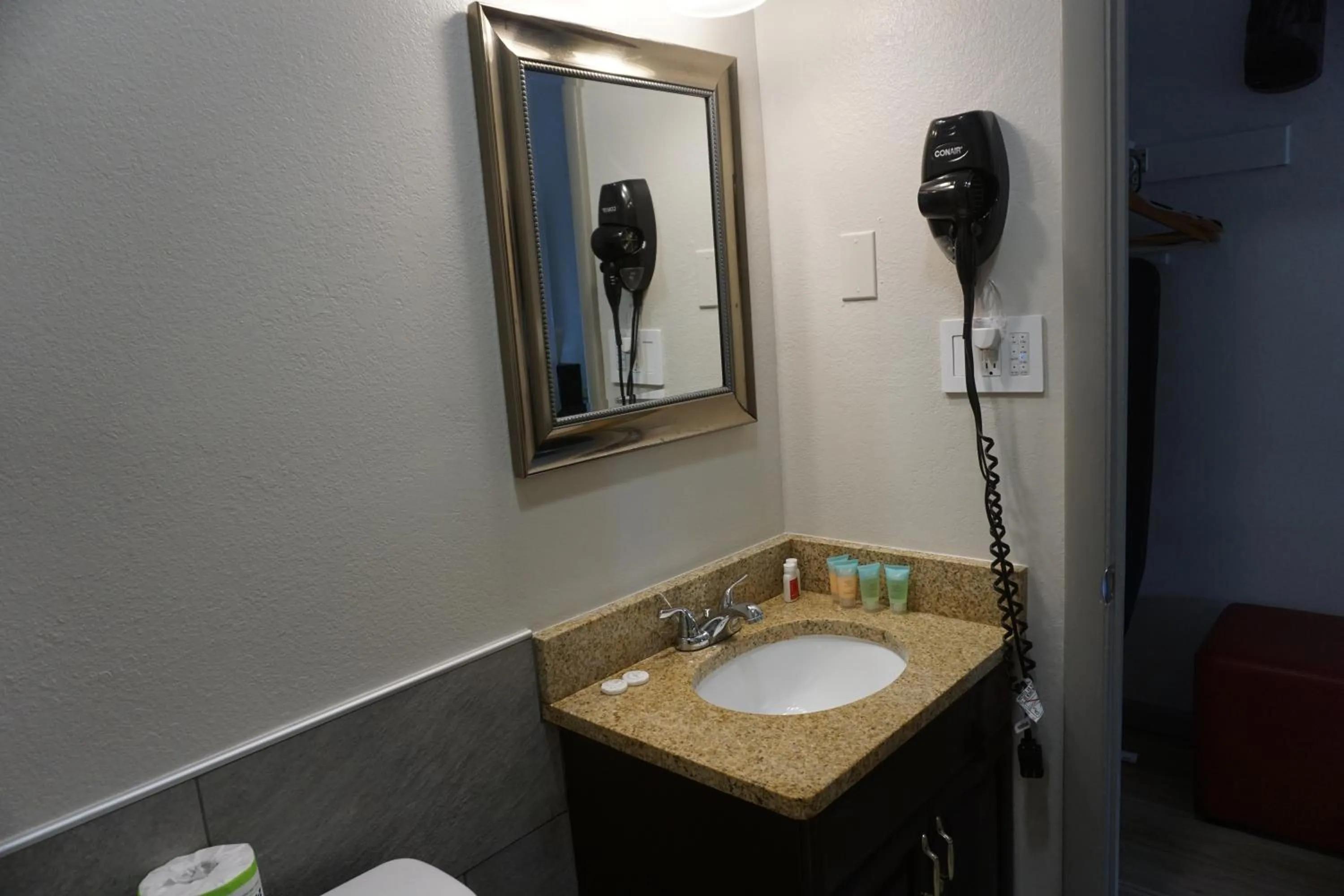 Bathroom in Harvest Drive Family Inn - Renovated Rooms