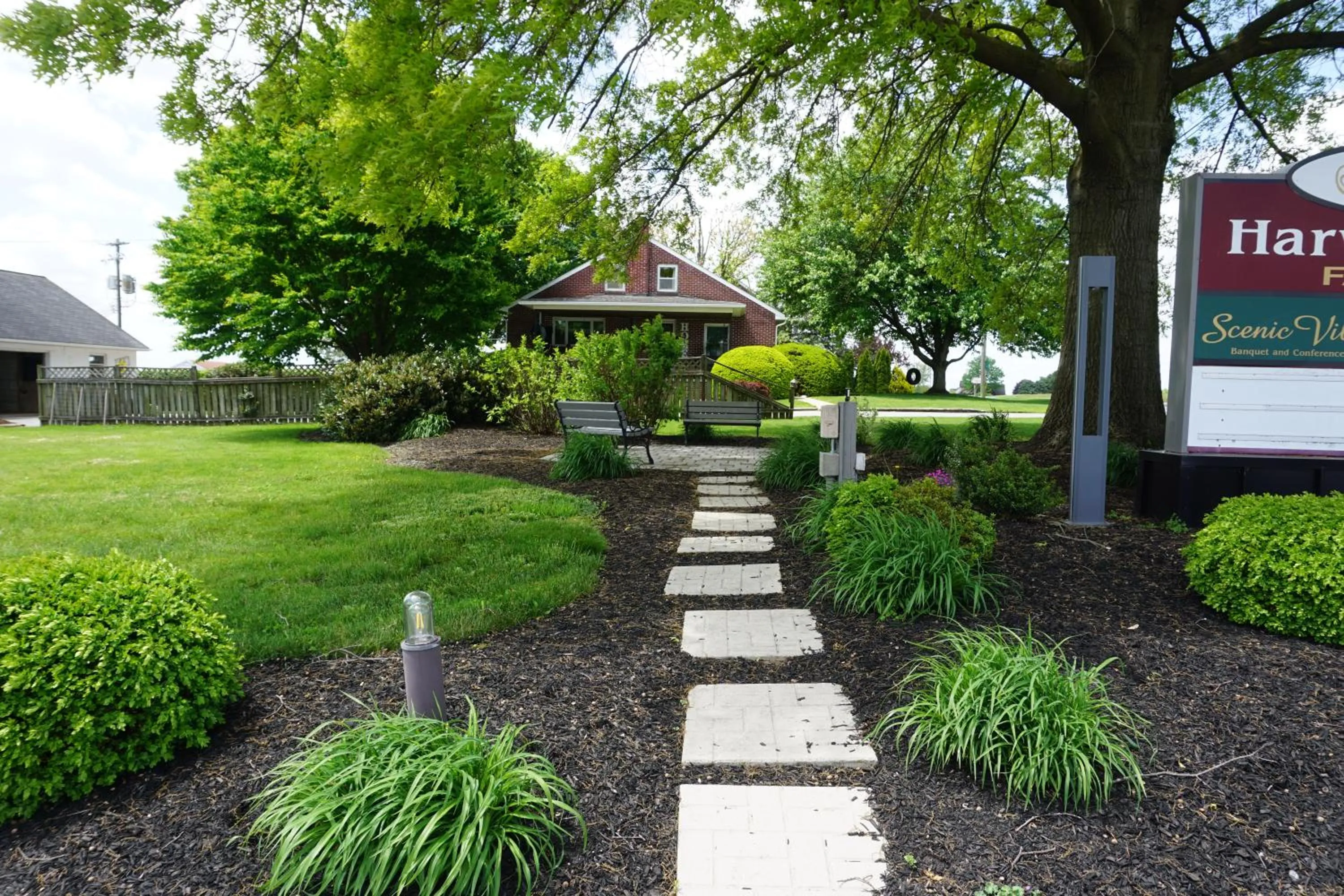 Garden in Harvest Drive Family Inn - Renovated Rooms