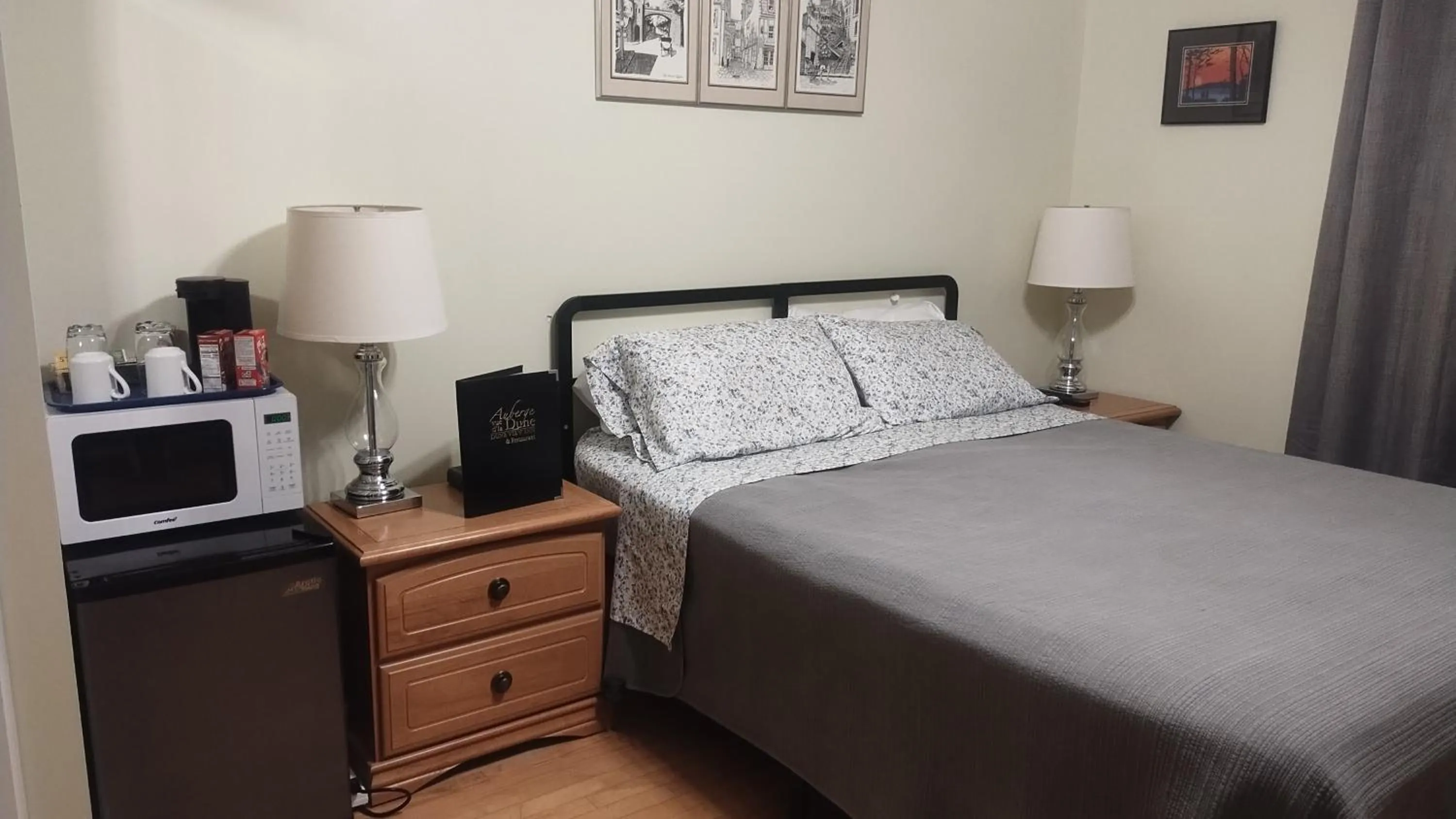 Bed in Auberge Vue d'la Dune - Dune View Inn