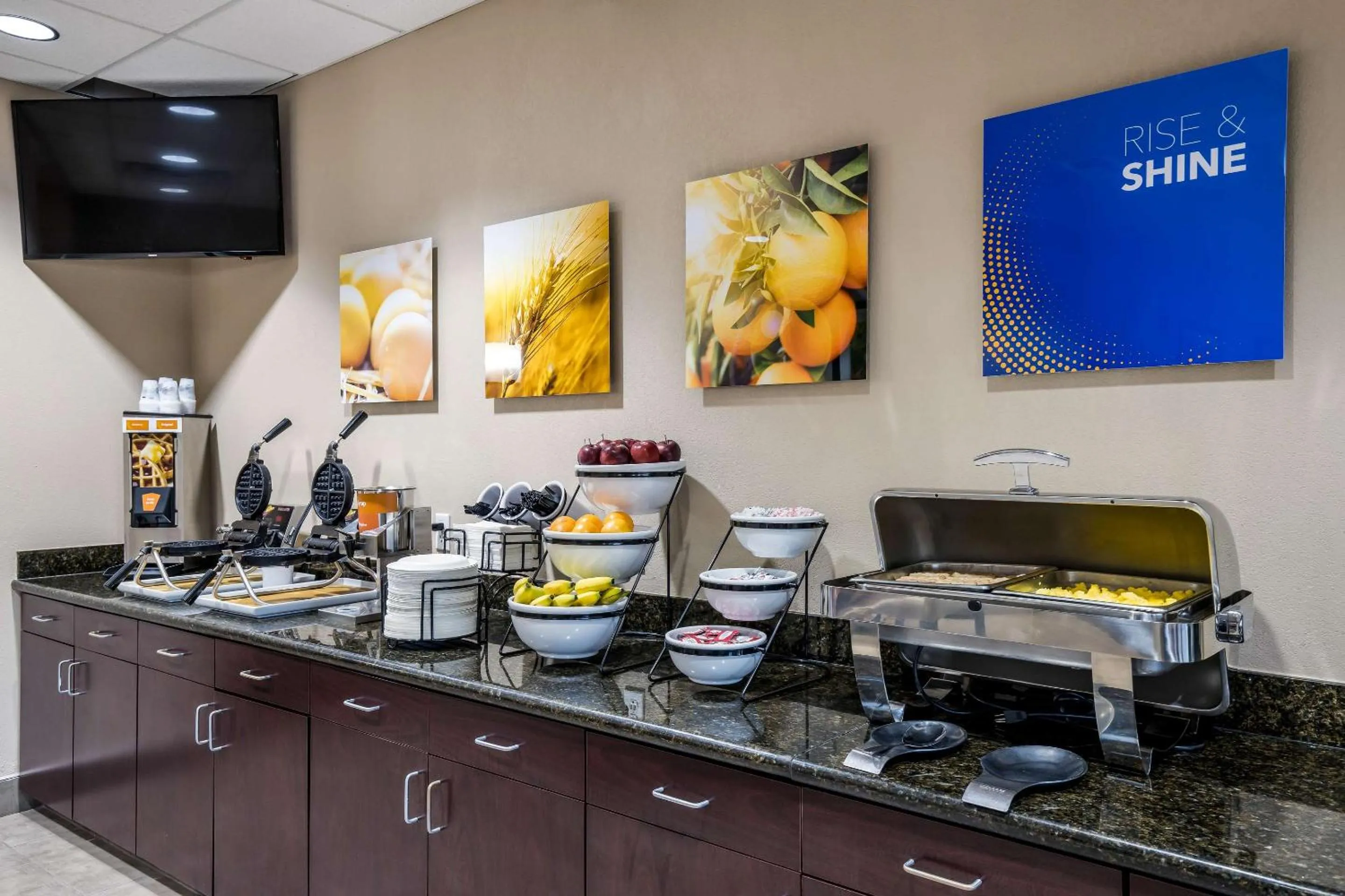 Breakfast in Comfort Inn Bonner Springs Kansas City