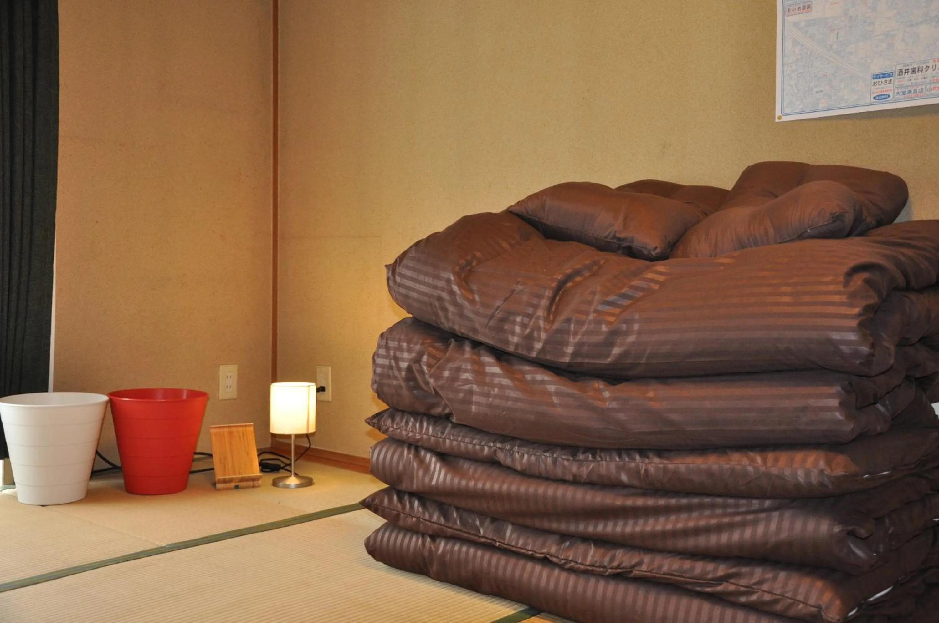 Photo of the whole room in Tuktuk House