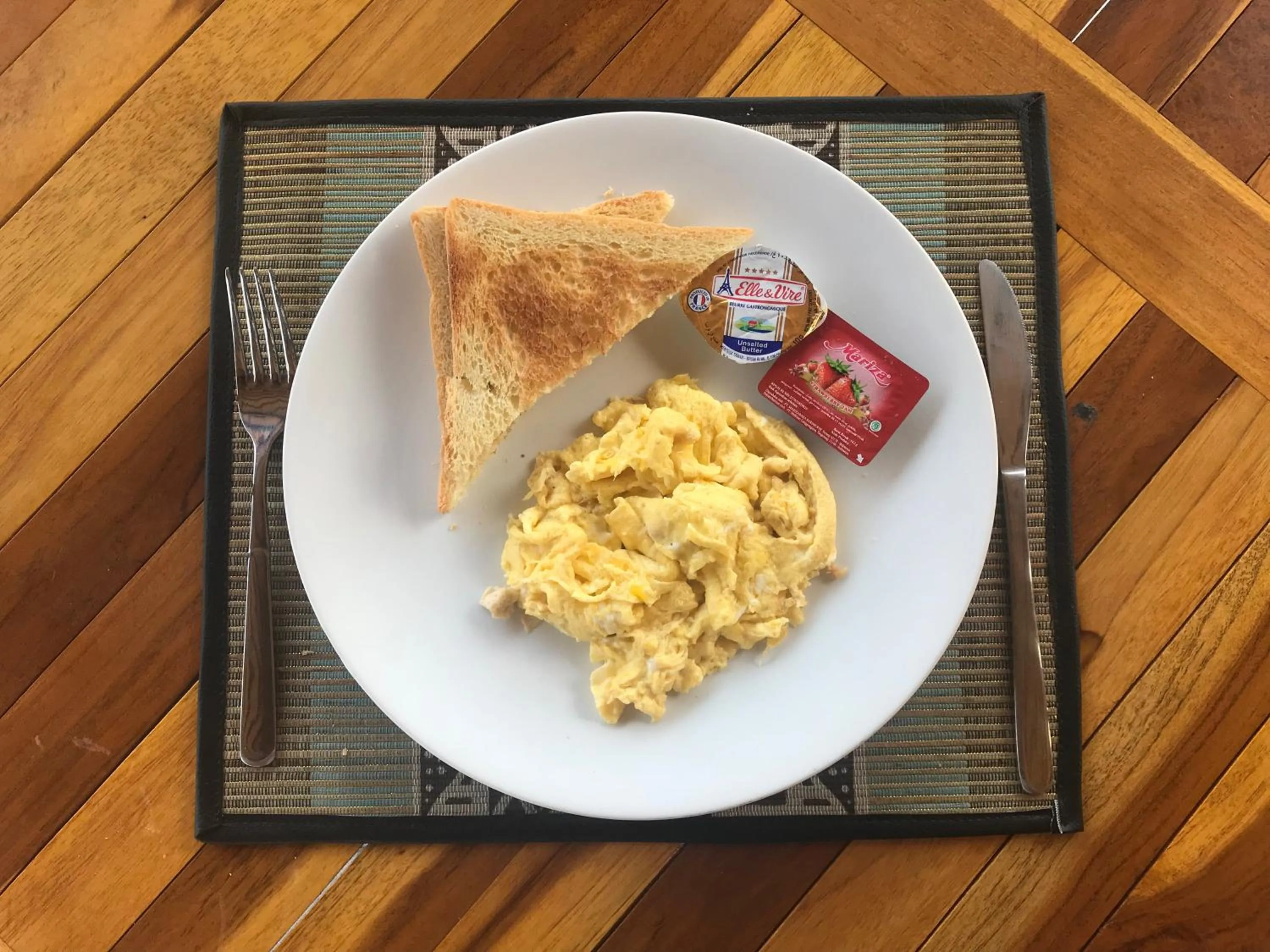 American breakfast in Pattri Garden Lembongan