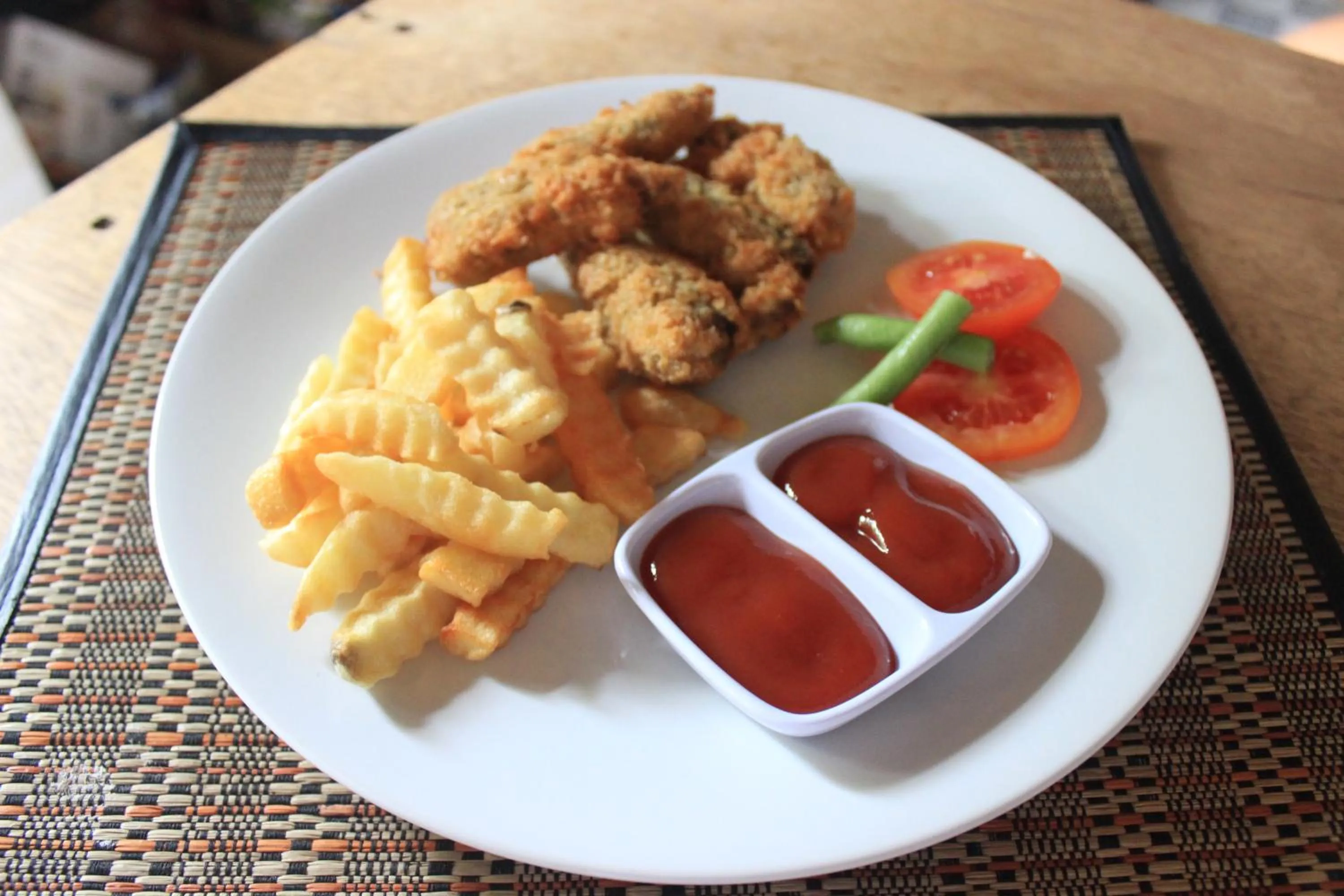 Food in Pattri Garden Lembongan