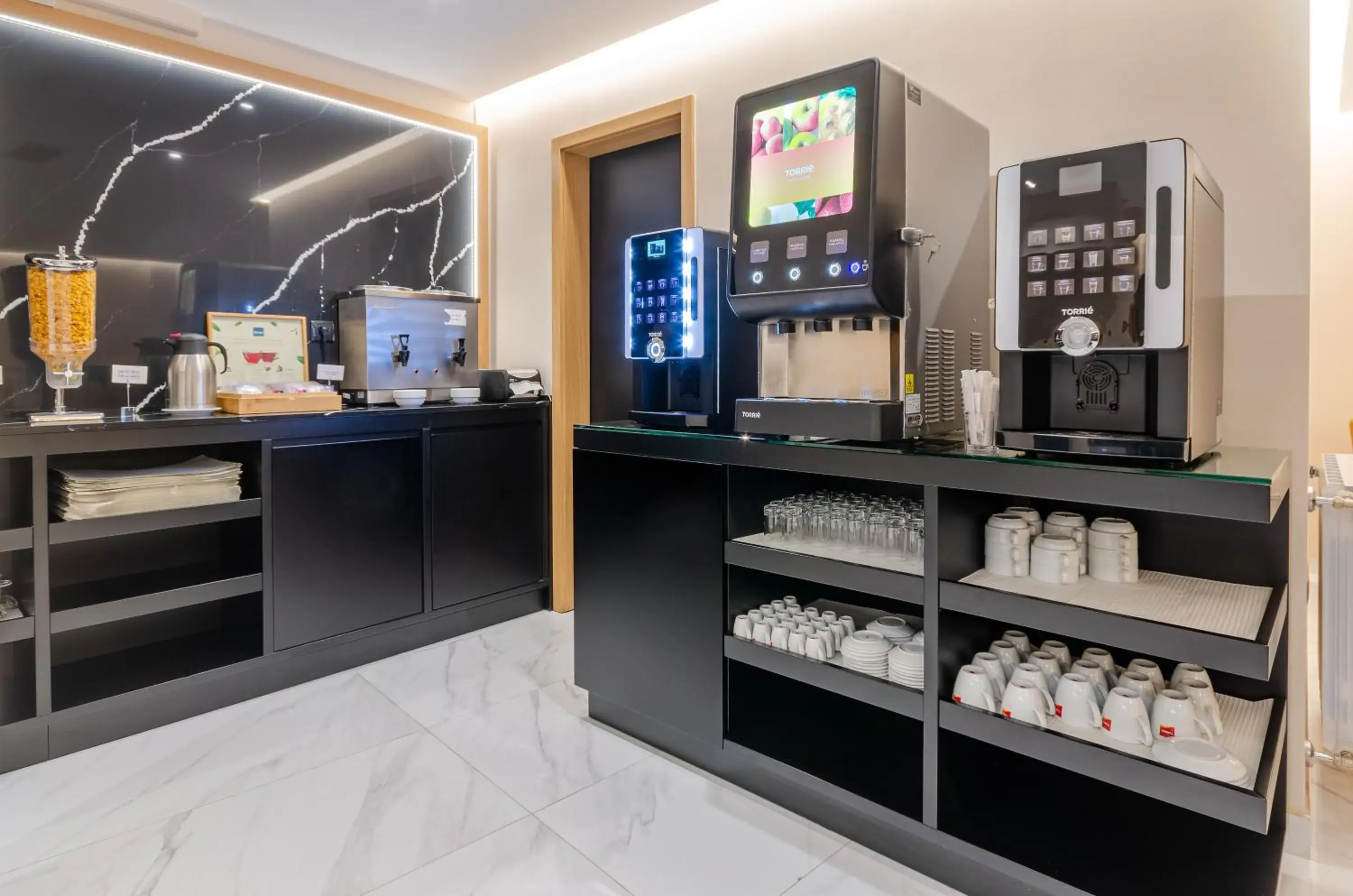 Restaurant/places to eat in Hotel Alvorada Restaurant/places to eat in Hotel Alvorada