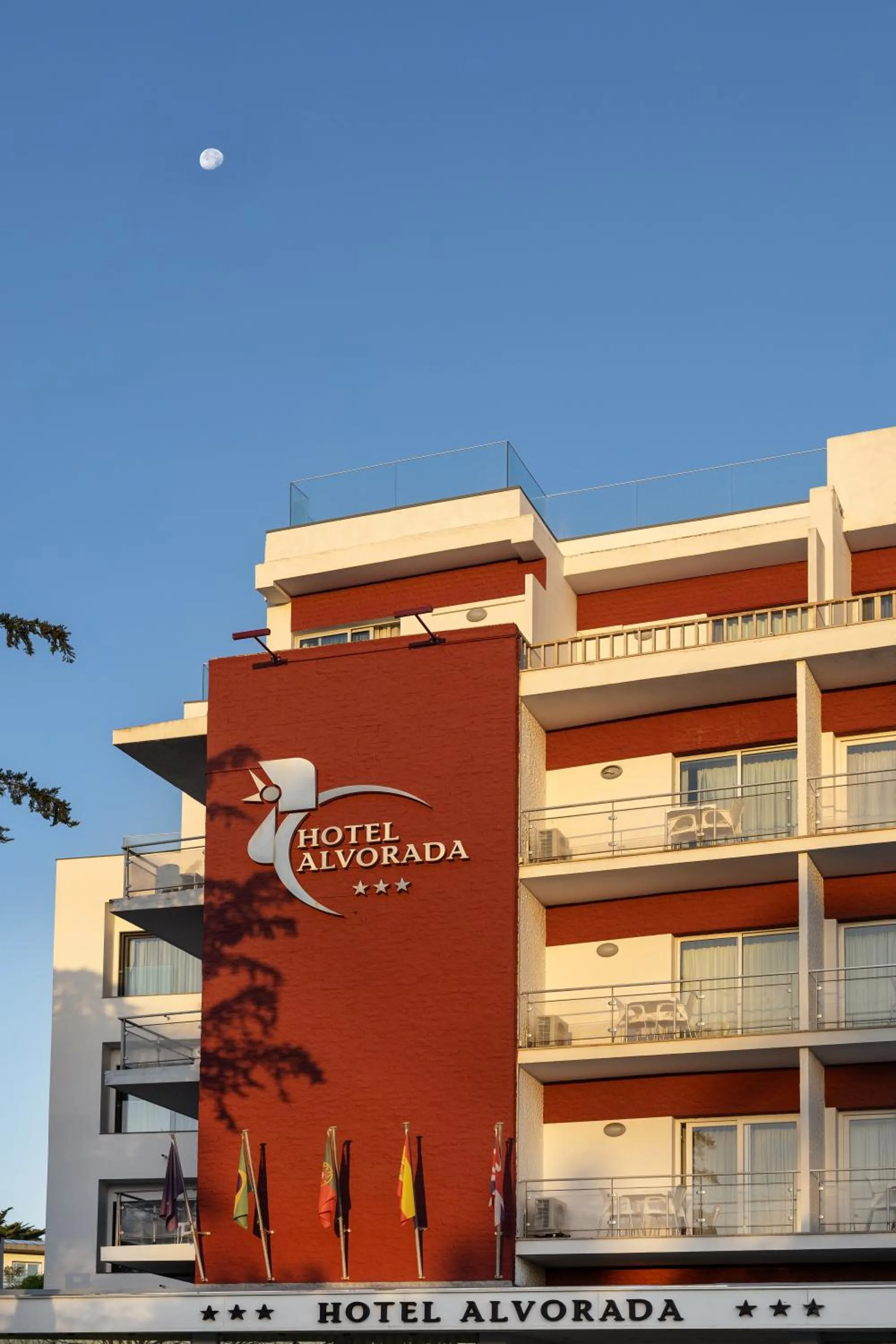 Property building in Hotel Alvorada