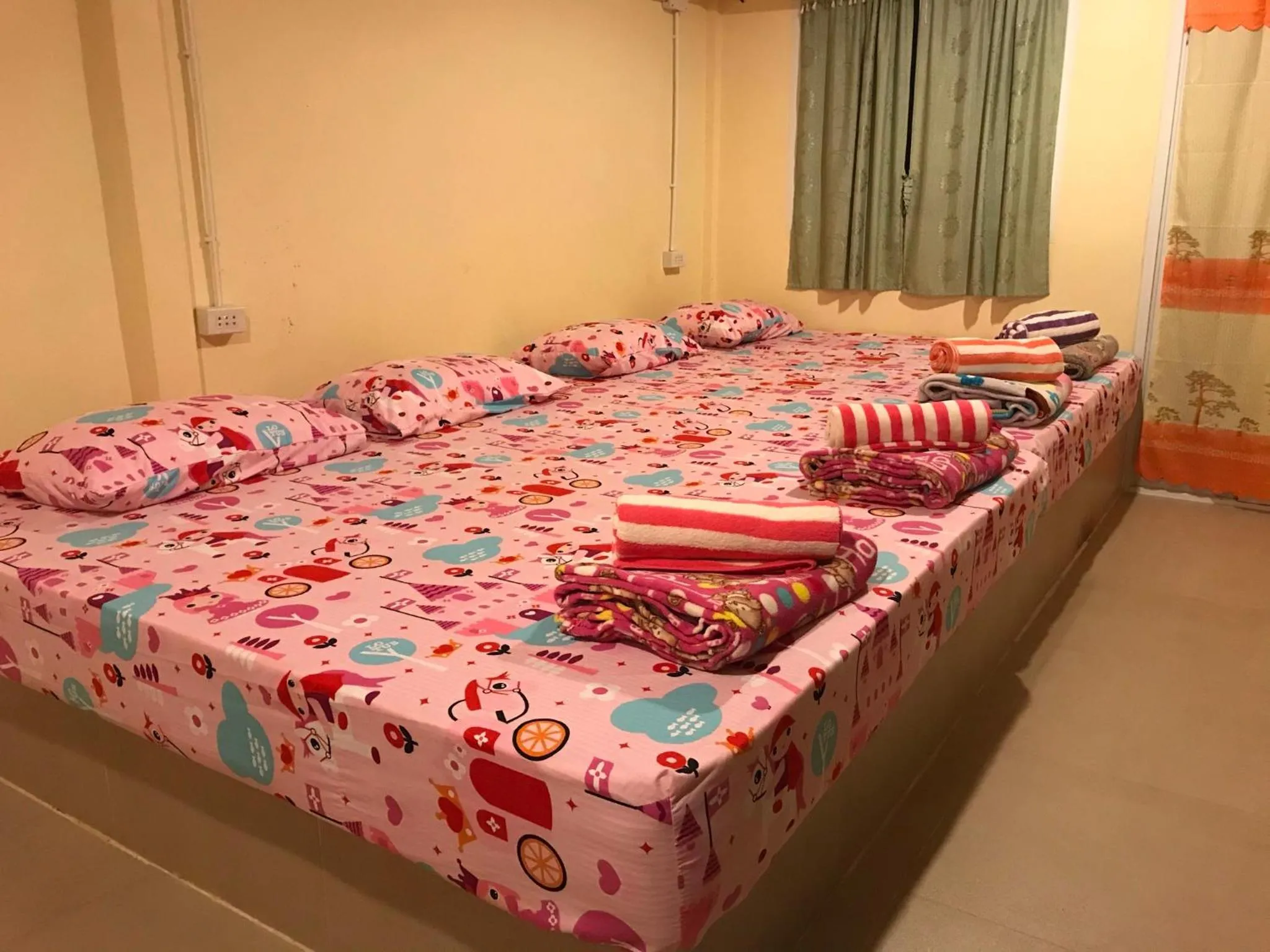 Bed in Baan Rai Pray Rung Kaeng Krachan