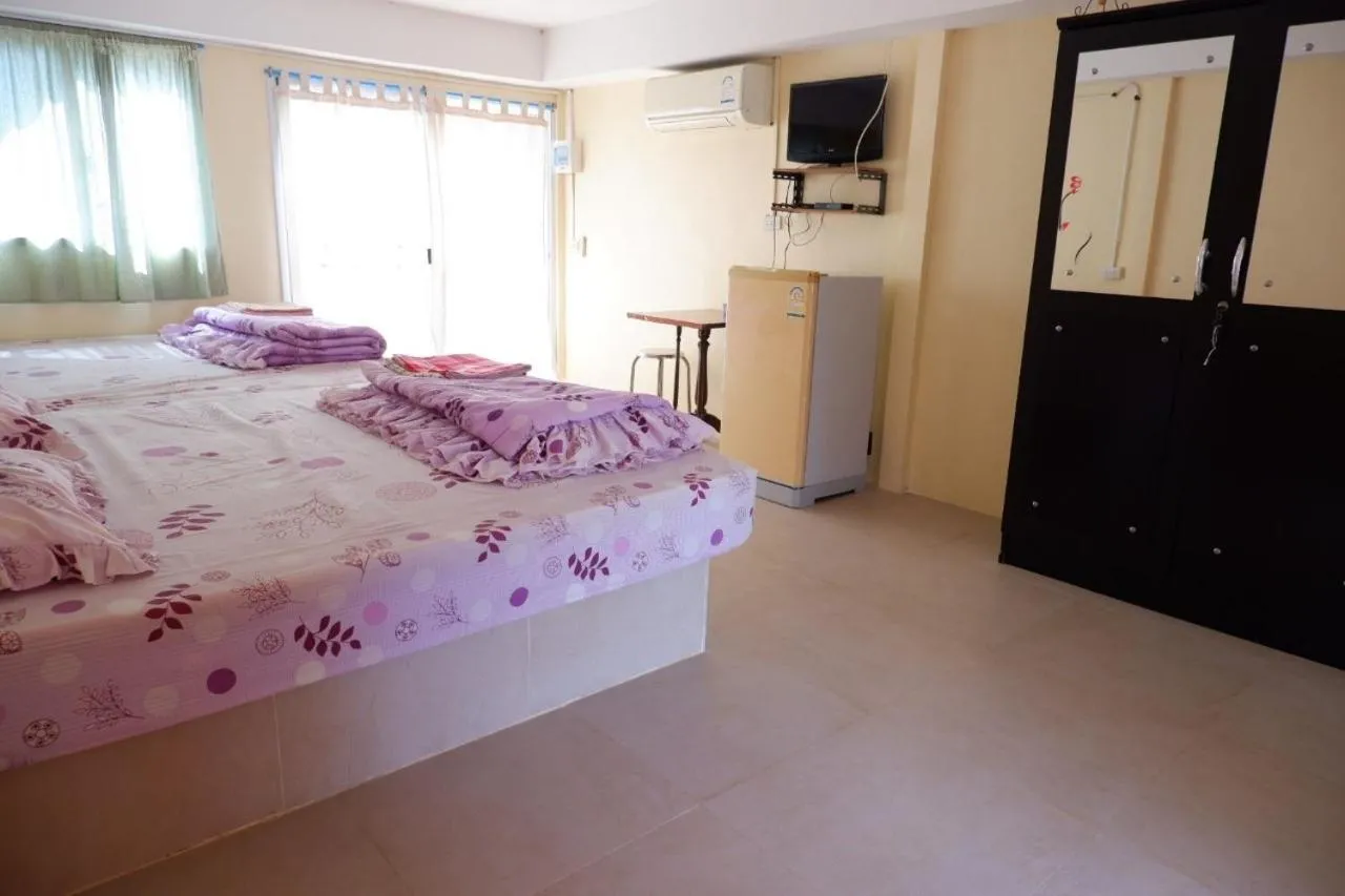Bed in Baan Rai Pray Rung Kaeng Krachan