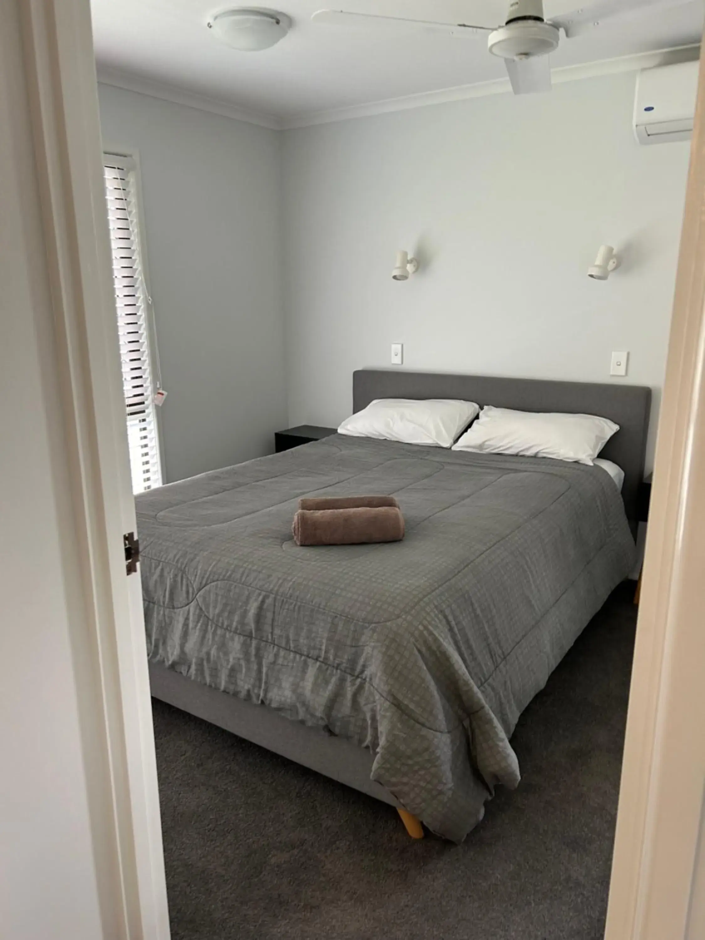 Bed in River Sands Apartments Bed in River Sands Apartments