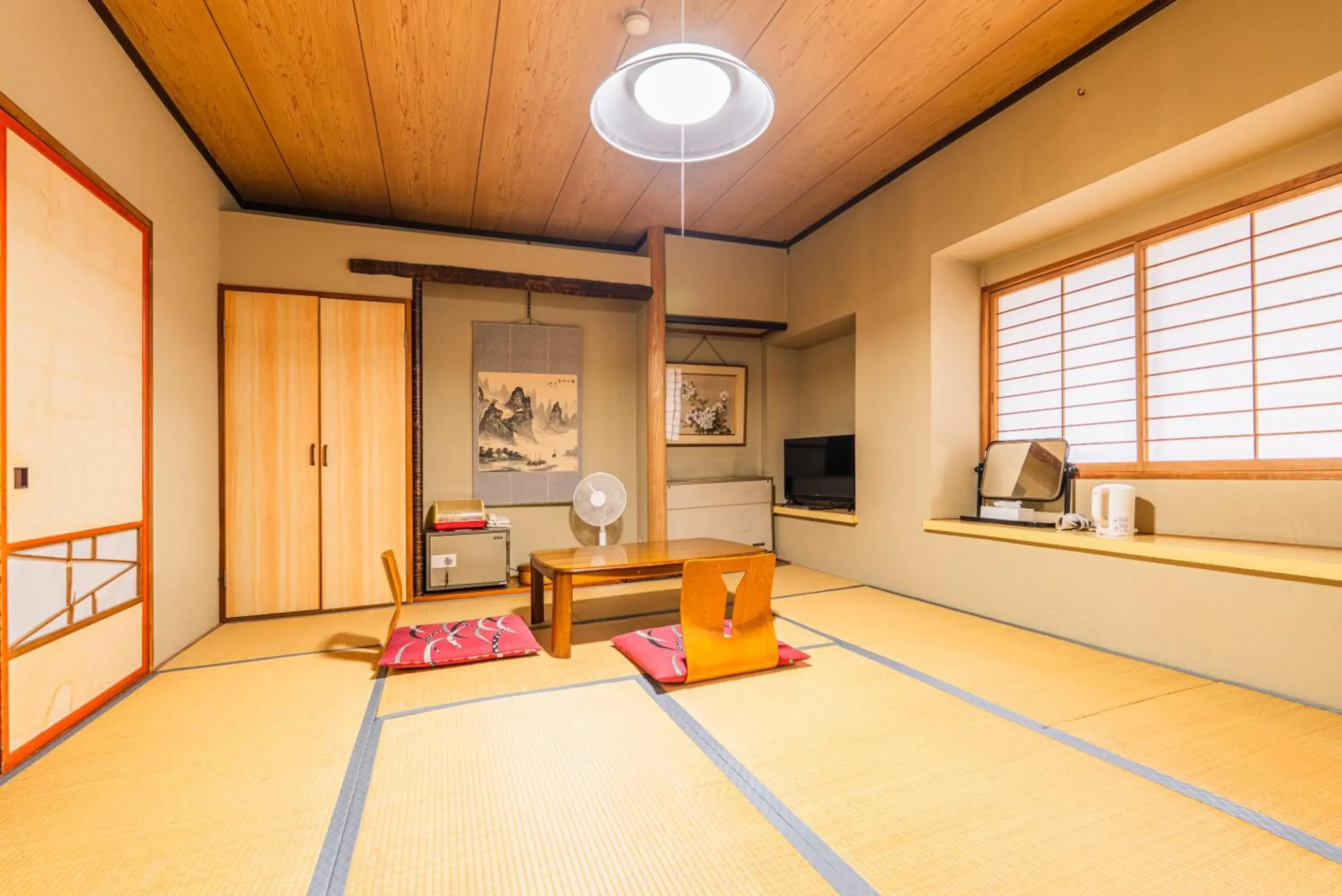 Japanese-Style Quadruple Room in Kaneki Hotel Japanese-Style Quadruple Room in Kaneki Hotel