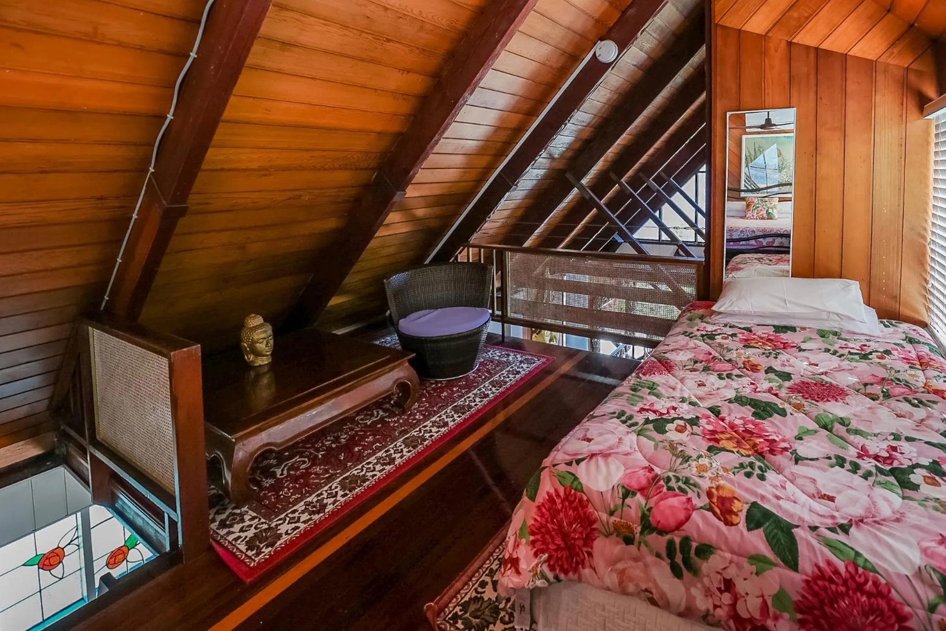 Bed in 1770 Sovereign Lodge Retreat