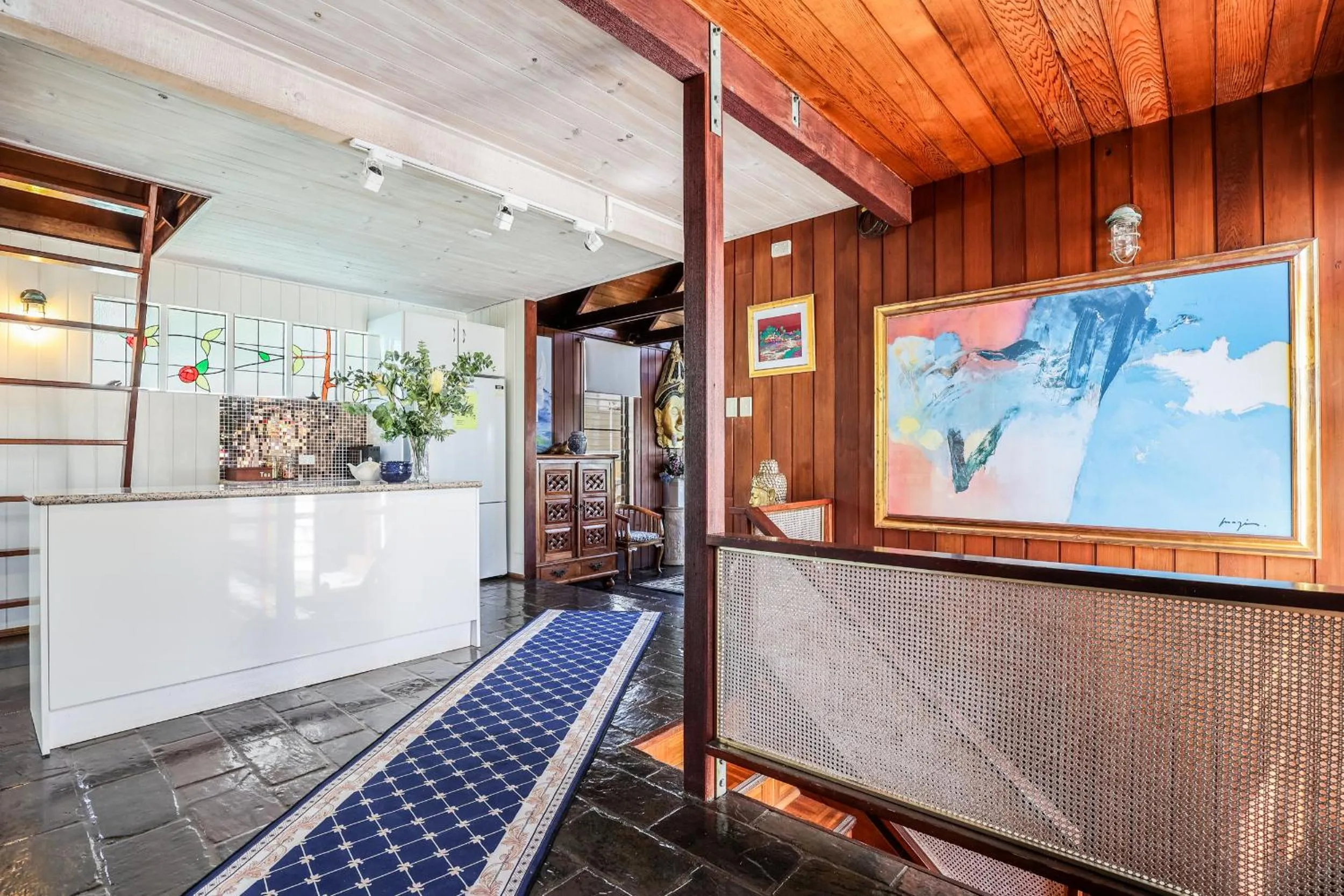 kitchen in 1770 Sovereign Lodge Retreat