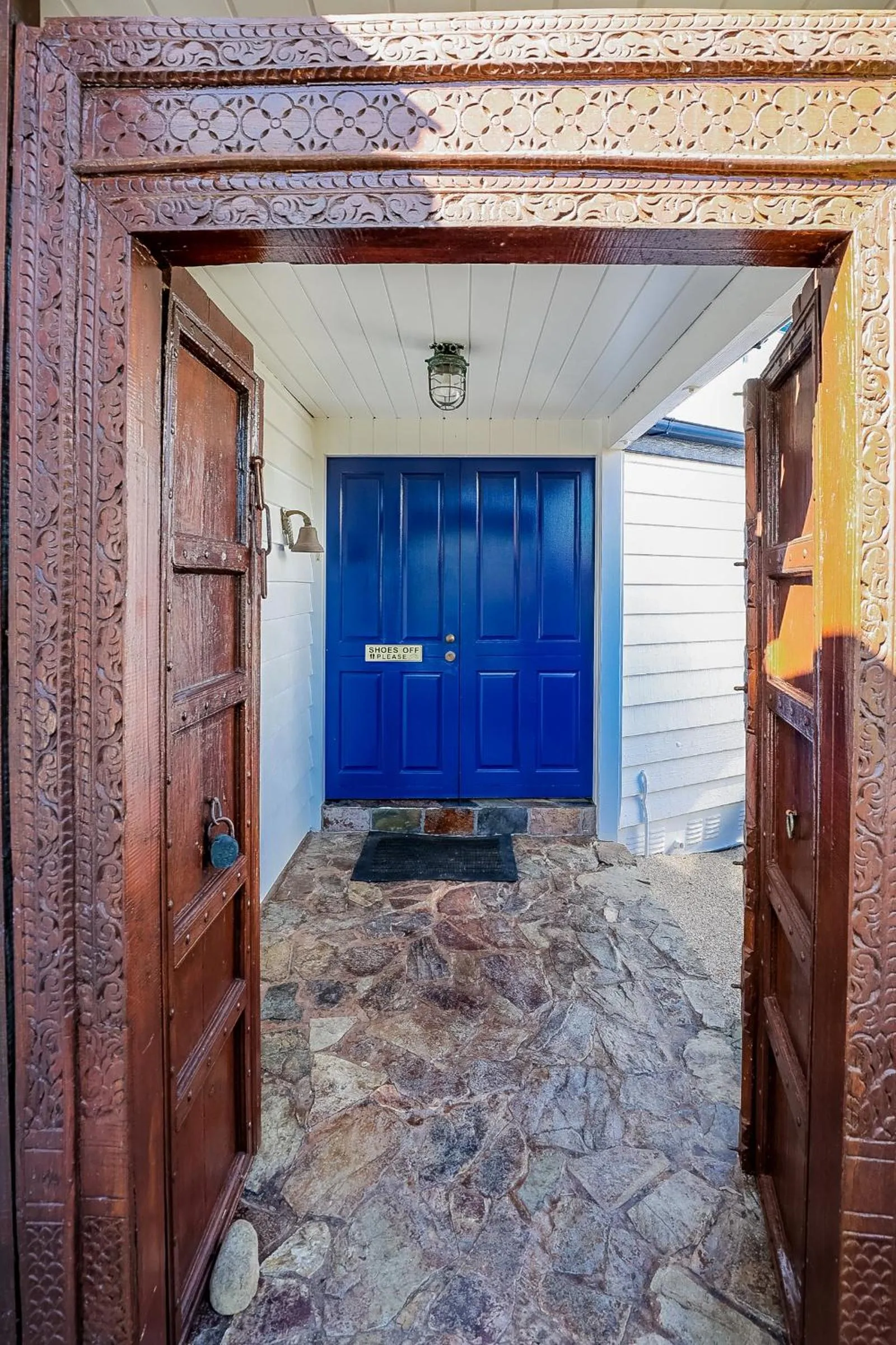 Facade/entrance in 1770 Sovereign Lodge Retreat