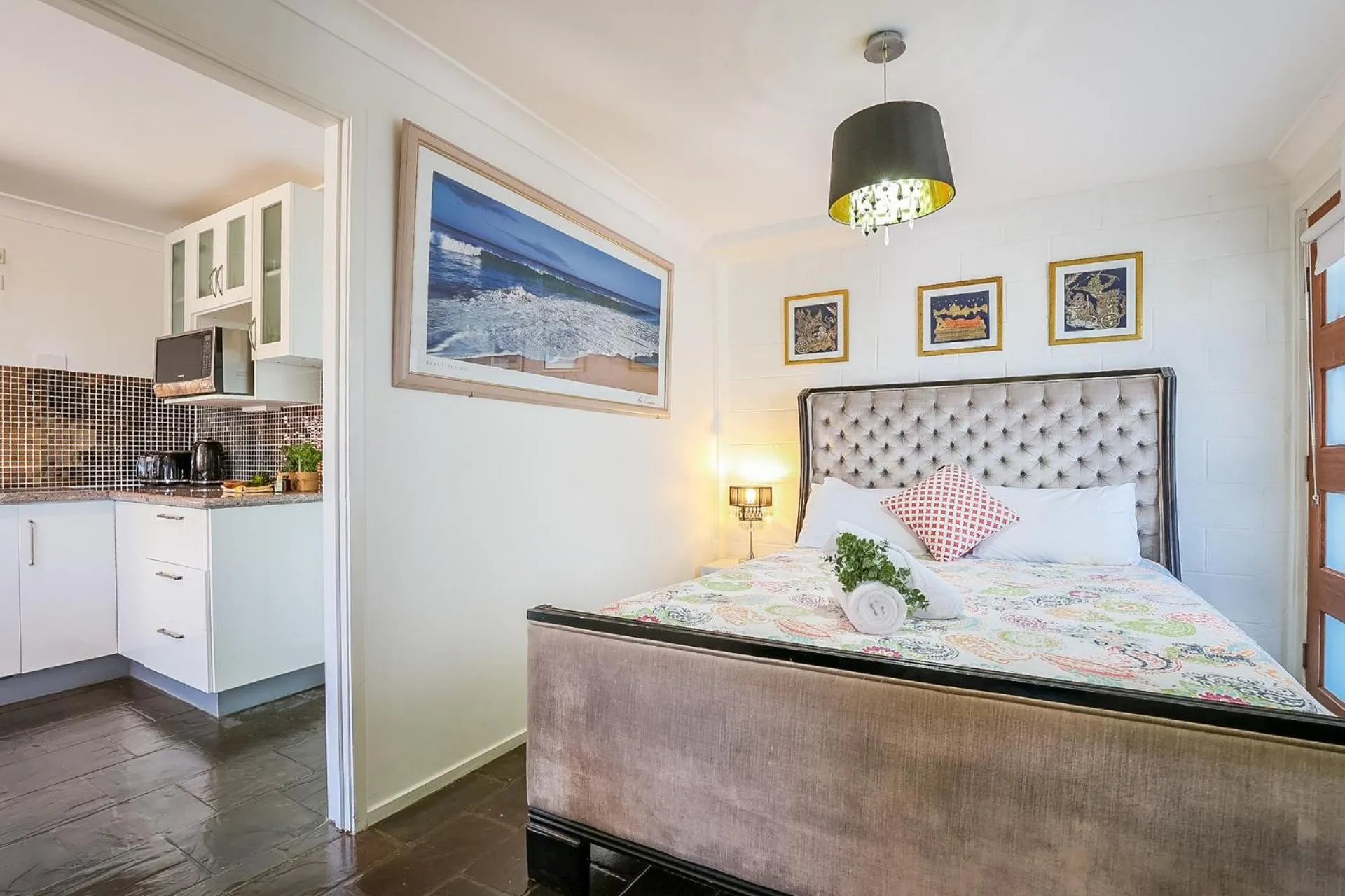 Bed in 1770 Sovereign Lodge Retreat