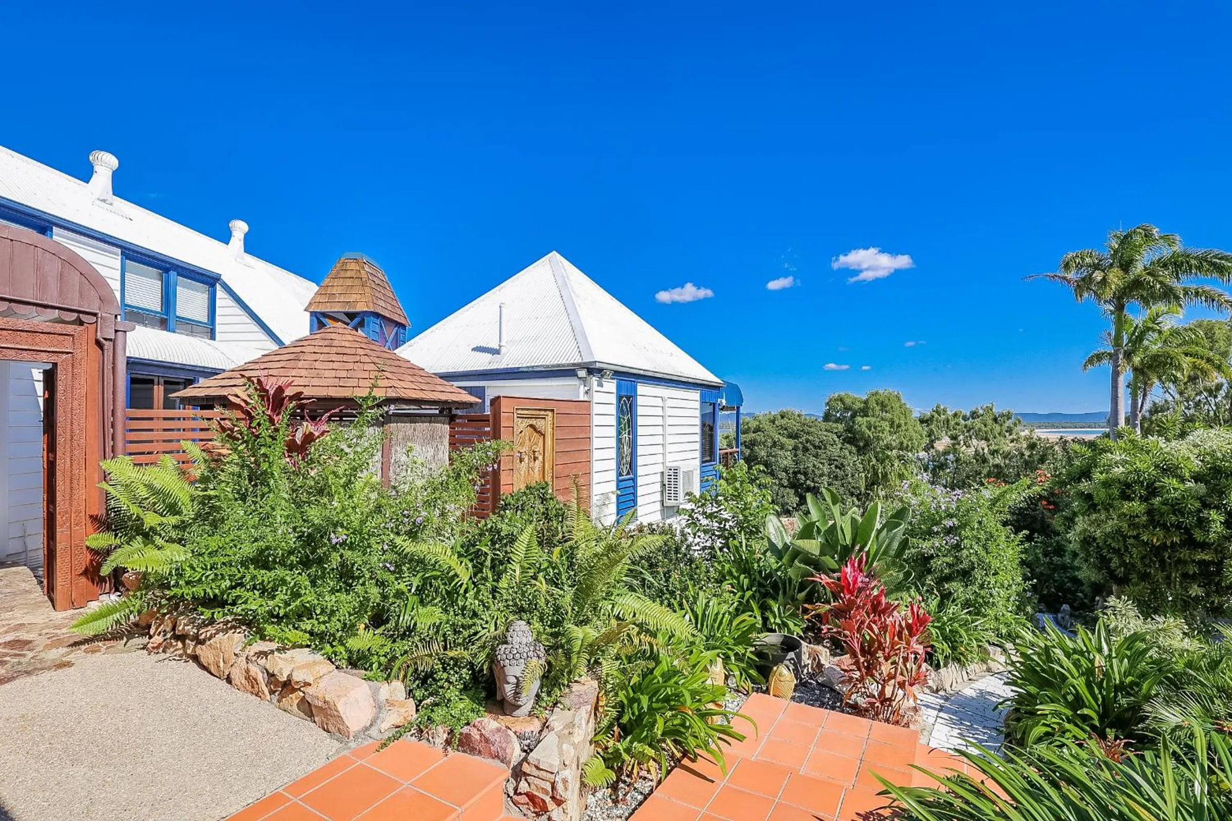 Garden in 1770 Sovereign Lodge Retreat