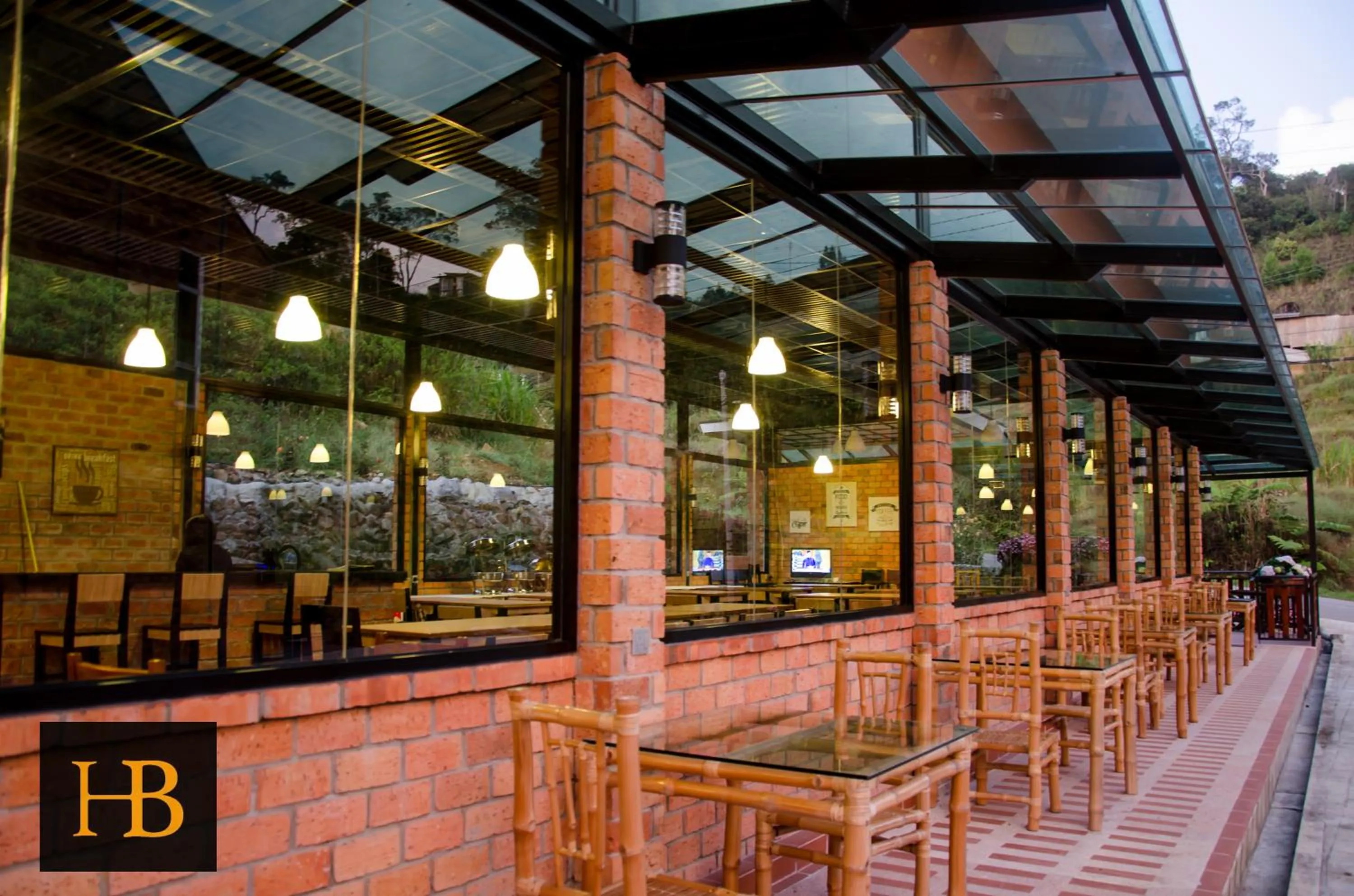 Restaurant/places to eat in H Benjamin Residence