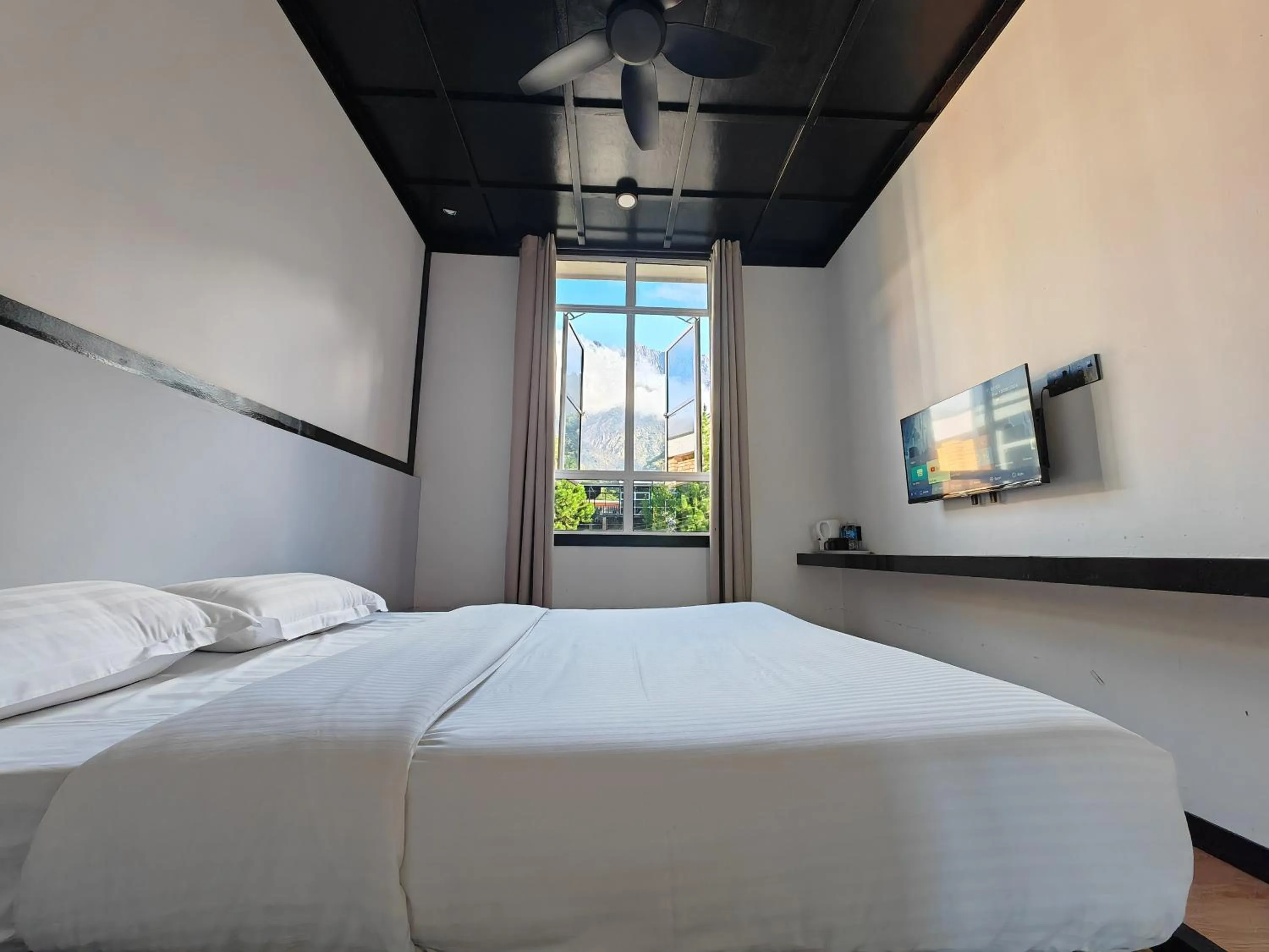 Bed in H Benjamin Residence