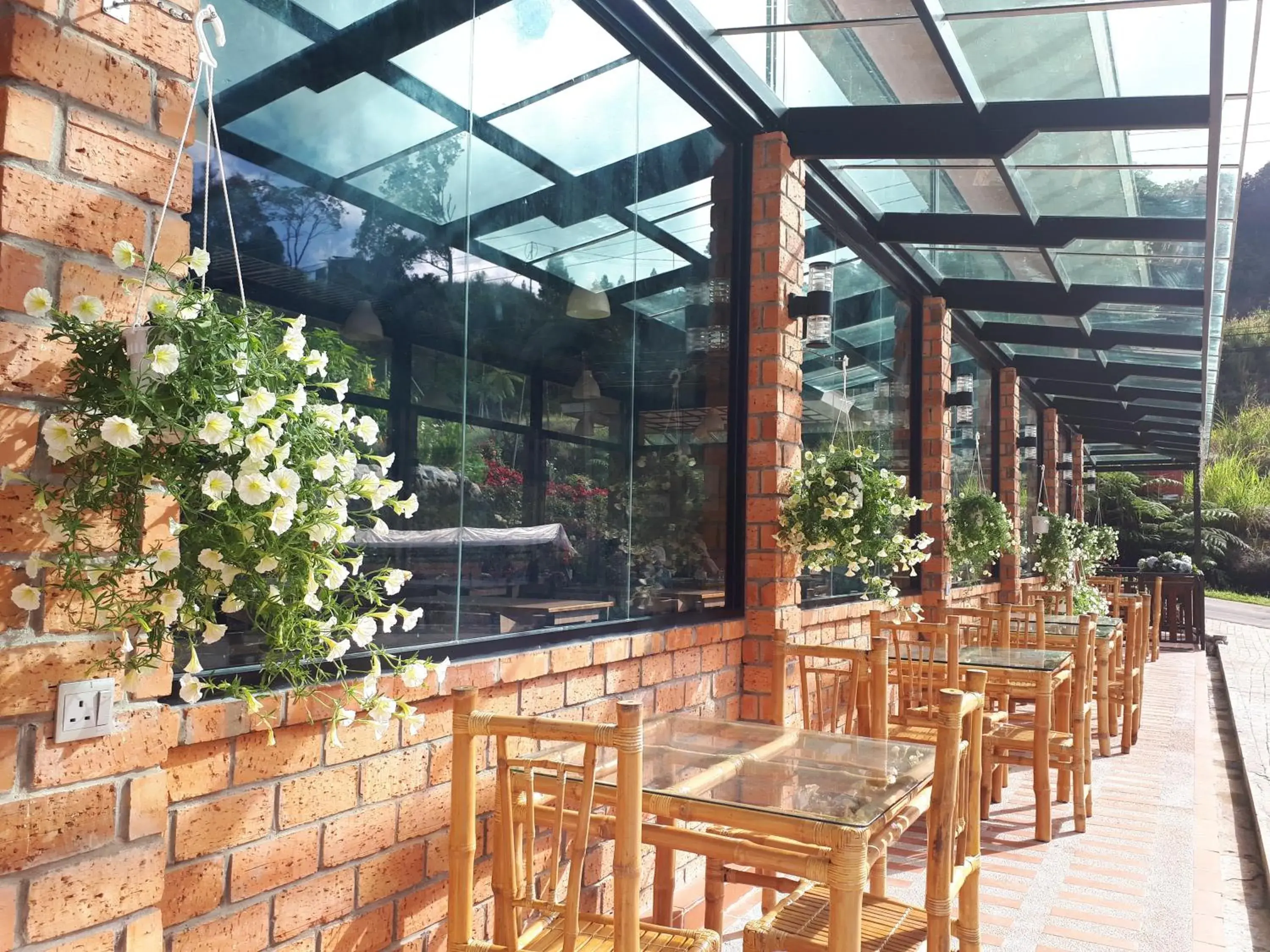 Restaurant/places to eat in H Benjamin Residence Restaurant/places to eat in H Benjamin Residence
