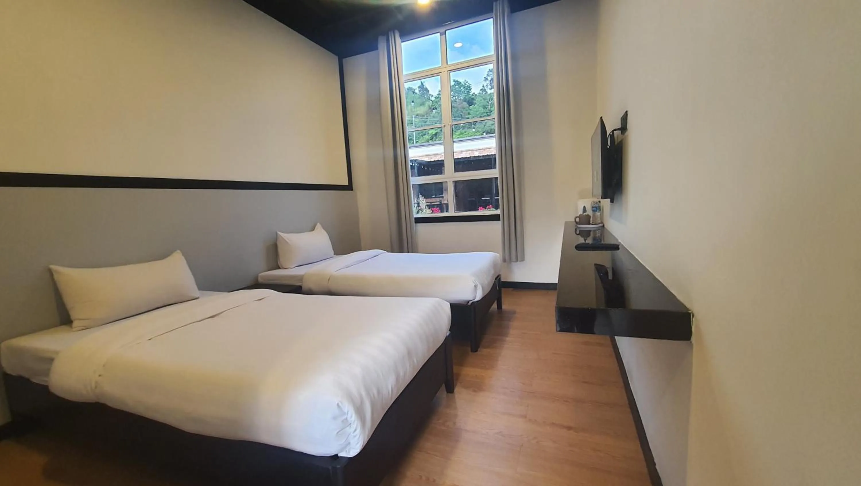 TV and multimedia, Bed in H Benjamin Residence