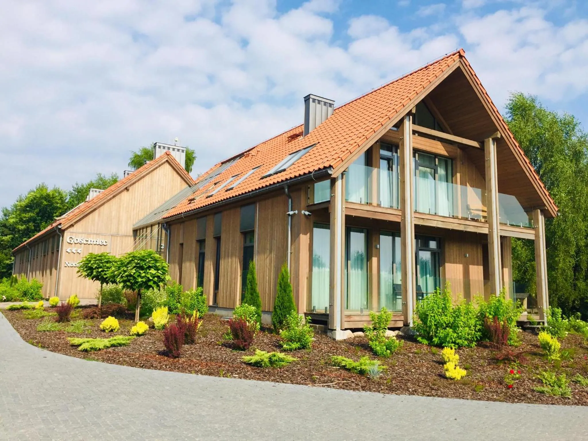 Property building in Gościniec Folwark Nadawki