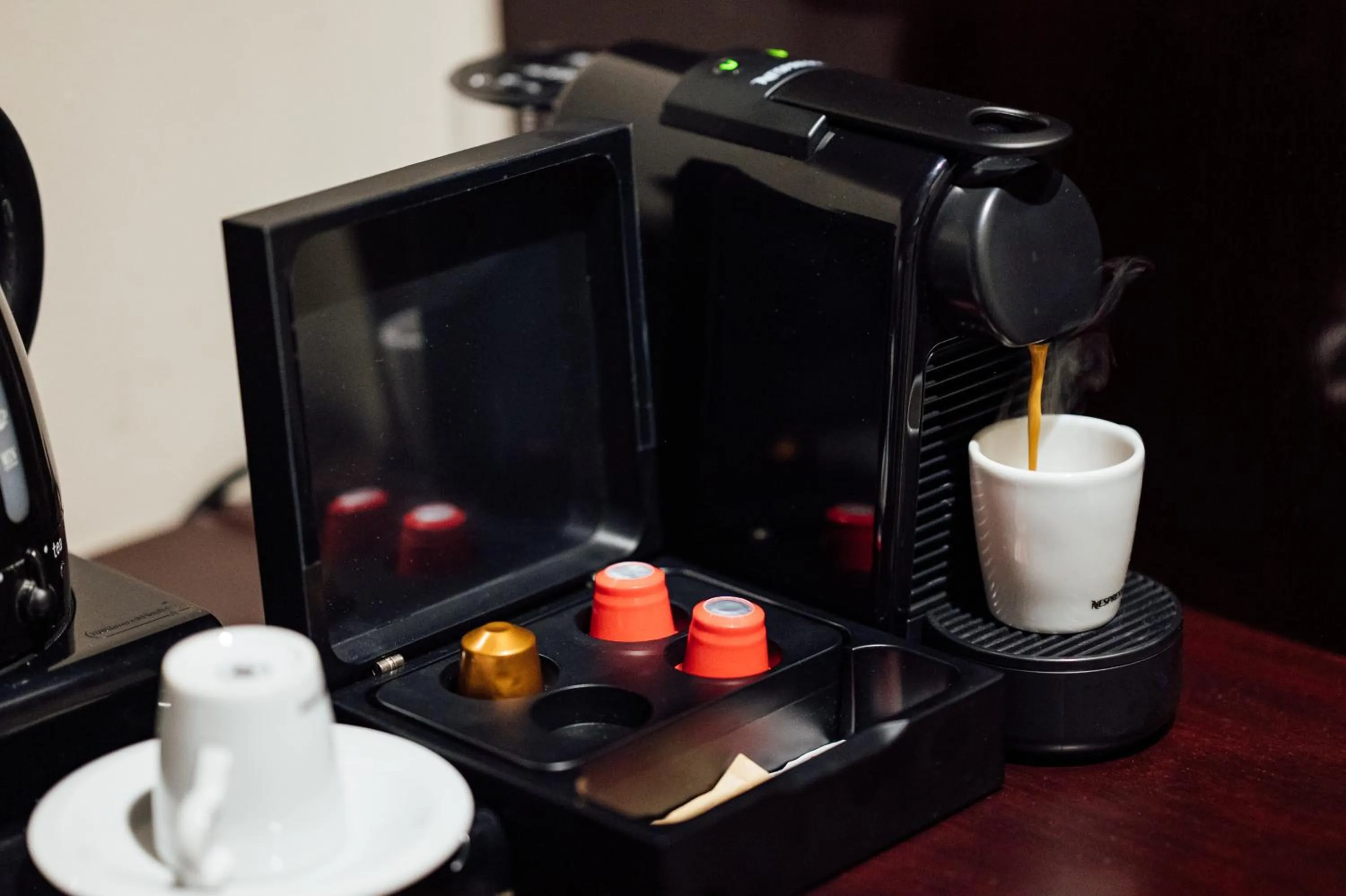 Coffee/tea facilities in L`Art Hotel Carei