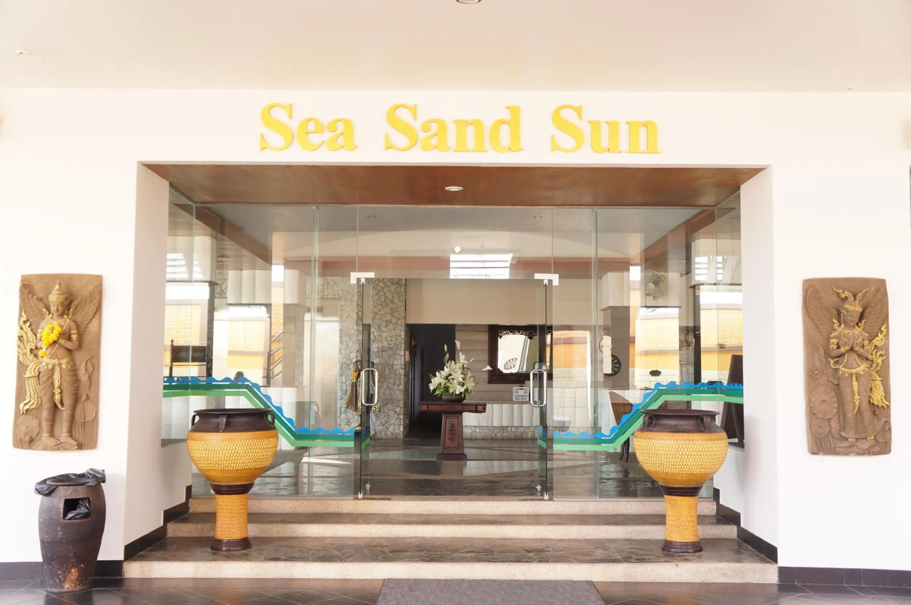 Sea Sand Sun Resort
