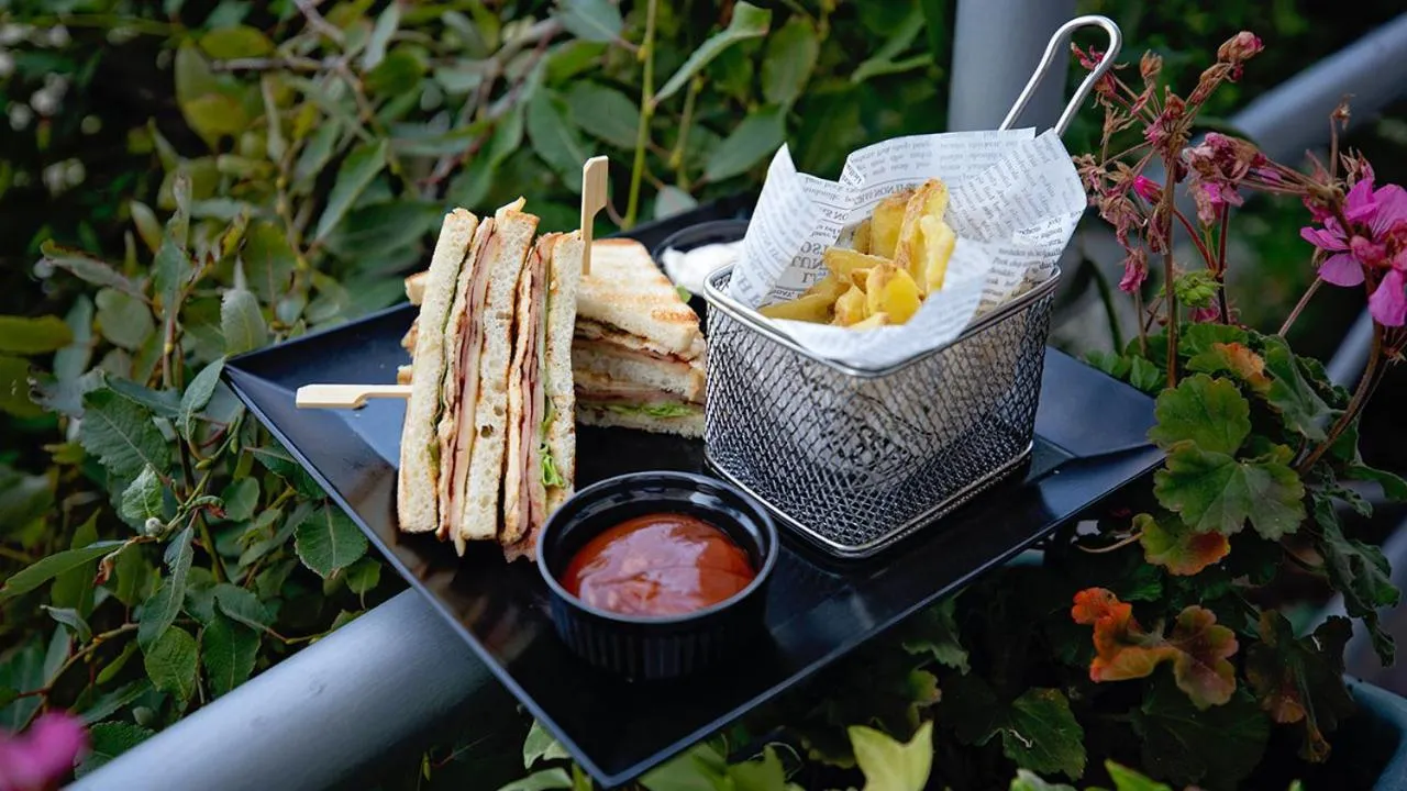 Food and drinks in Hotel Aurelia