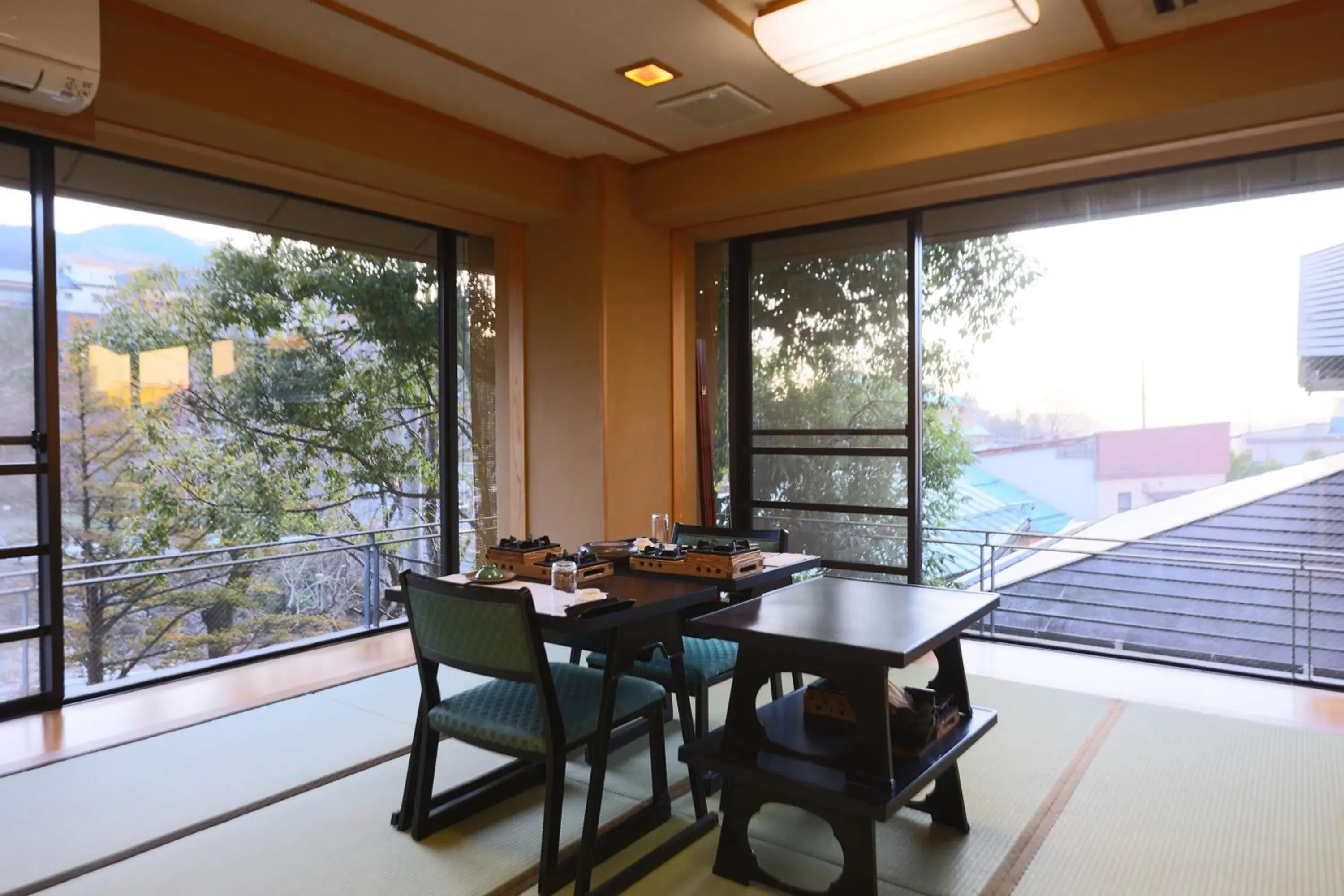 Restaurant/places to eat in Shibu Hotel Restaurant/places to eat in Shibu Hotel