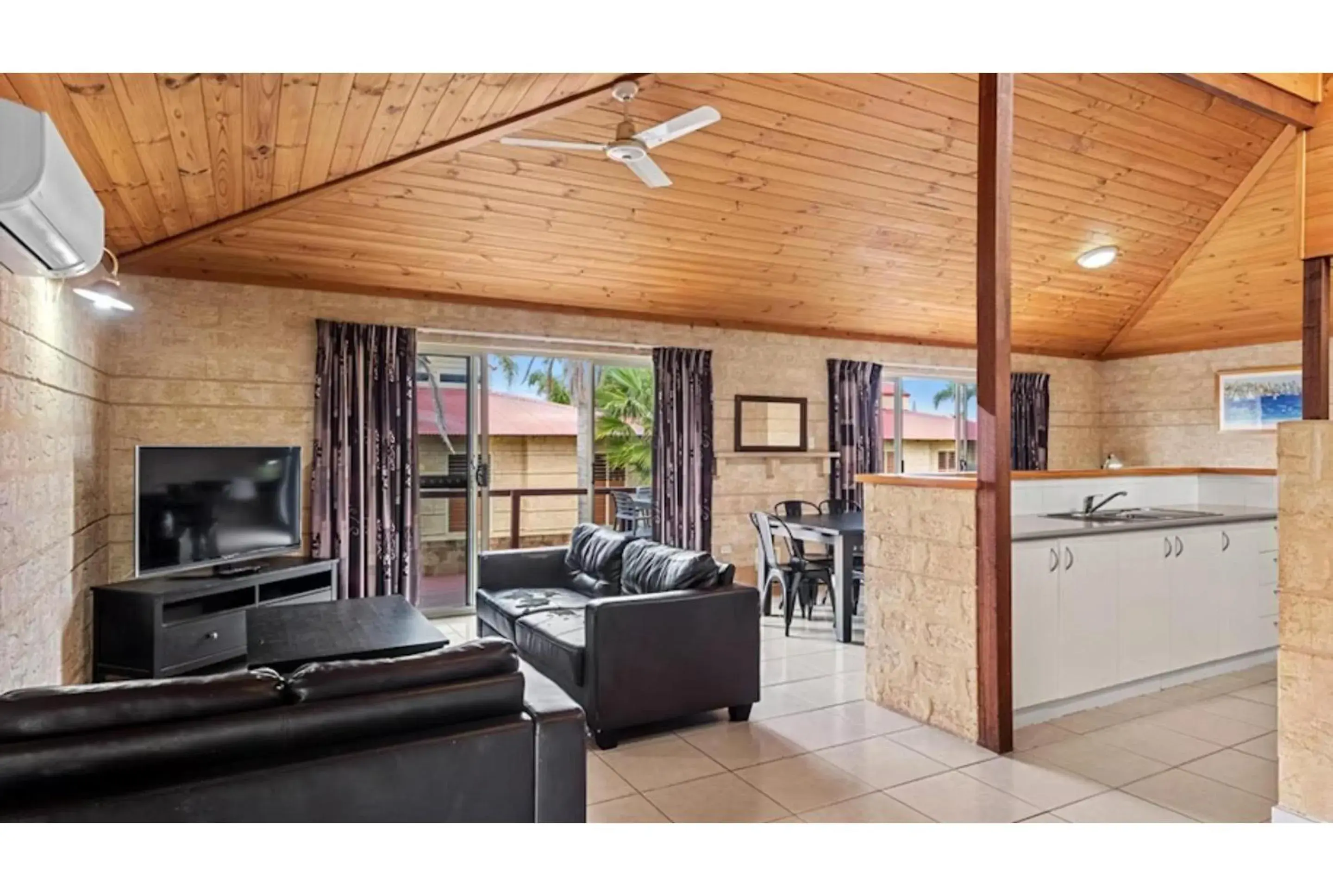 Living room in Discovery Parks - Bunbury Foreshore Living room in Discovery Parks - Bunbury Foreshore