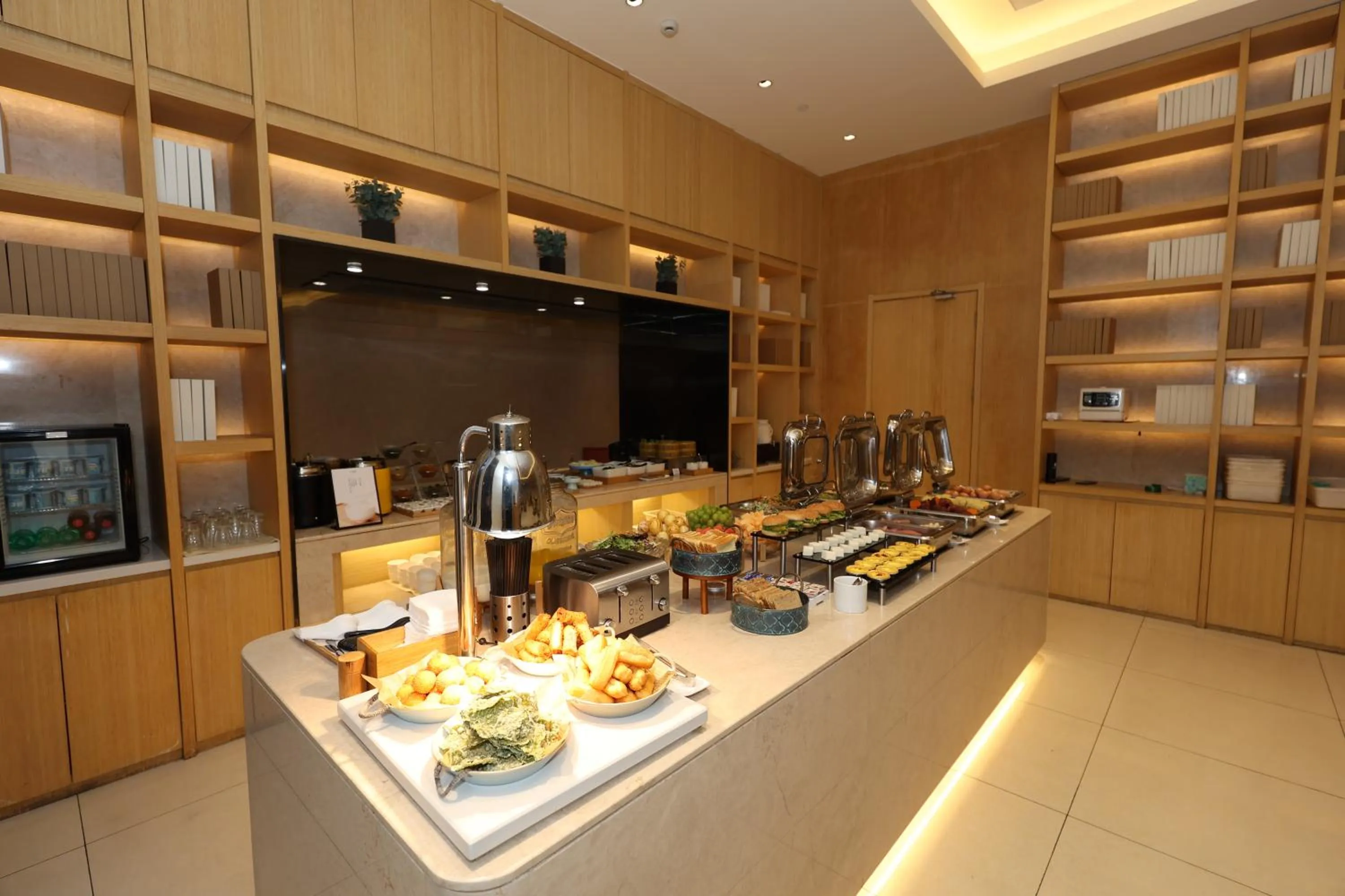 Restaurant/places to eat in JI Hotel Shanghai Wujiaochang Shiguang Road