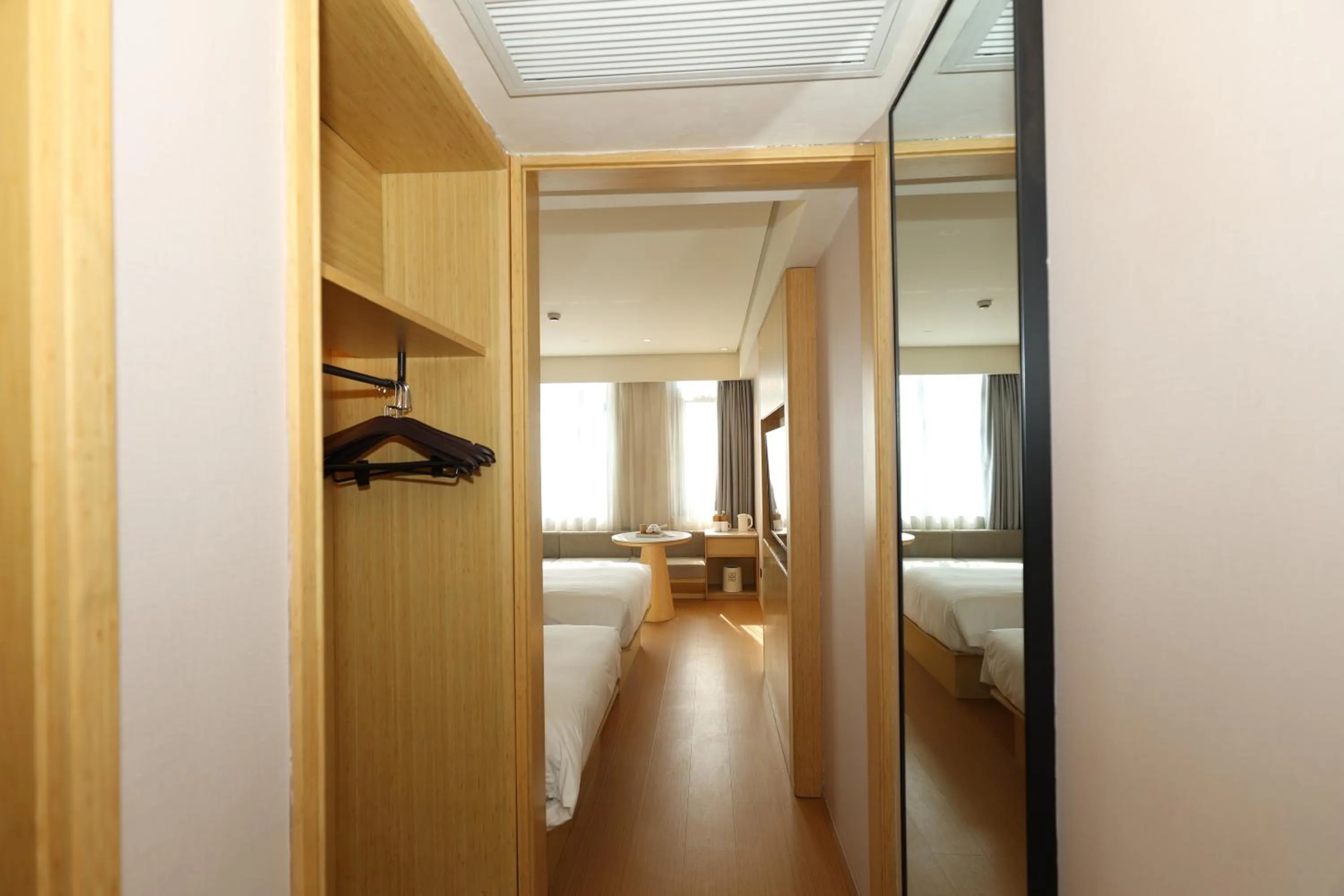 Bed in JI Hotel Shanghai Wujiaochang Shiguang Road