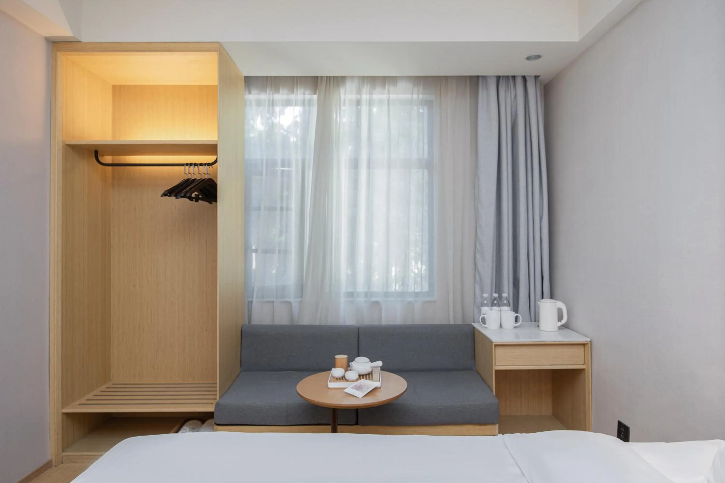 Photo of the whole room, Bed in JI Hotel Nanjing Ming Palace