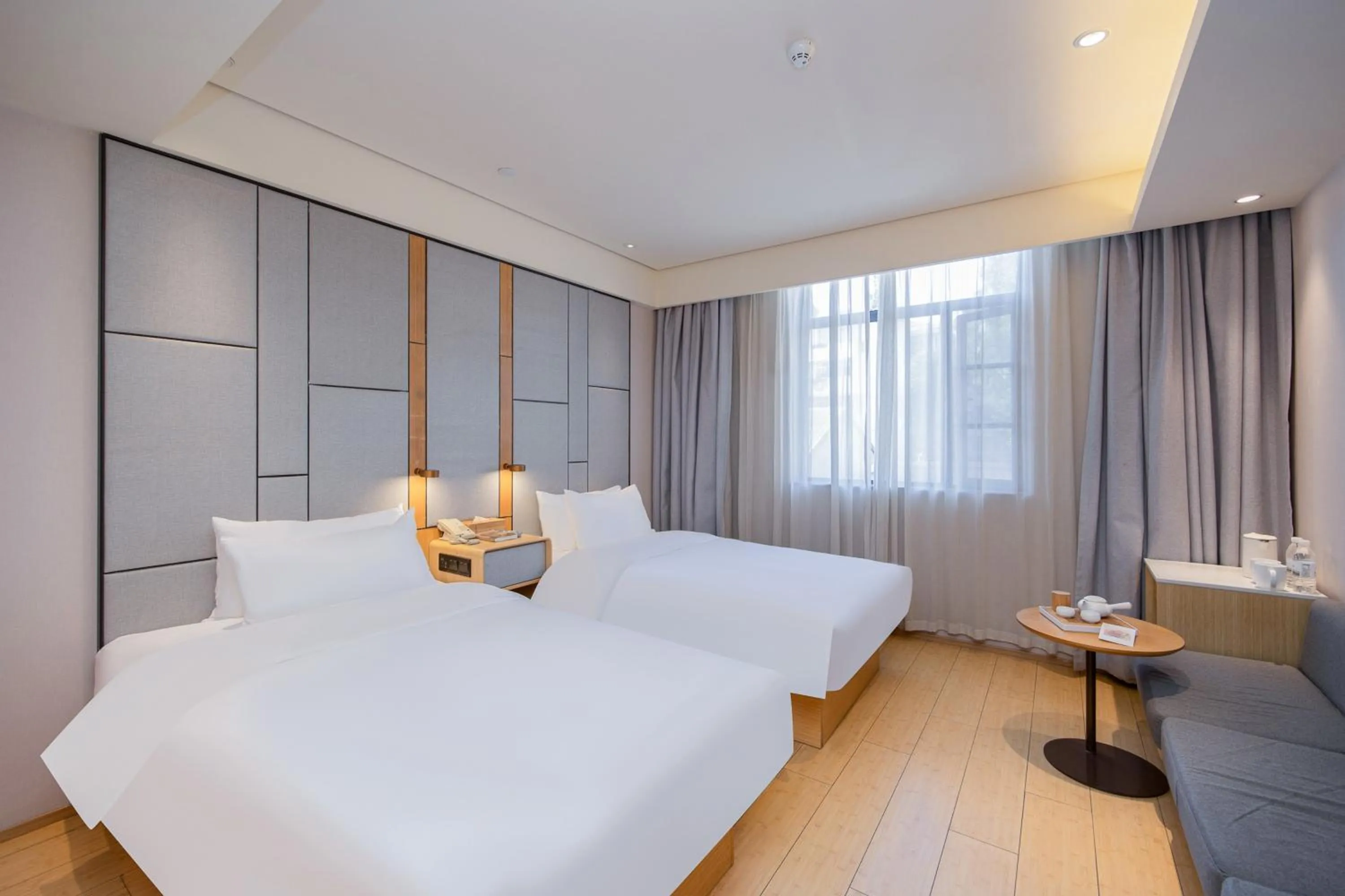 Photo of the whole room, Bed in JI Hotel Nanjing Ming Palace