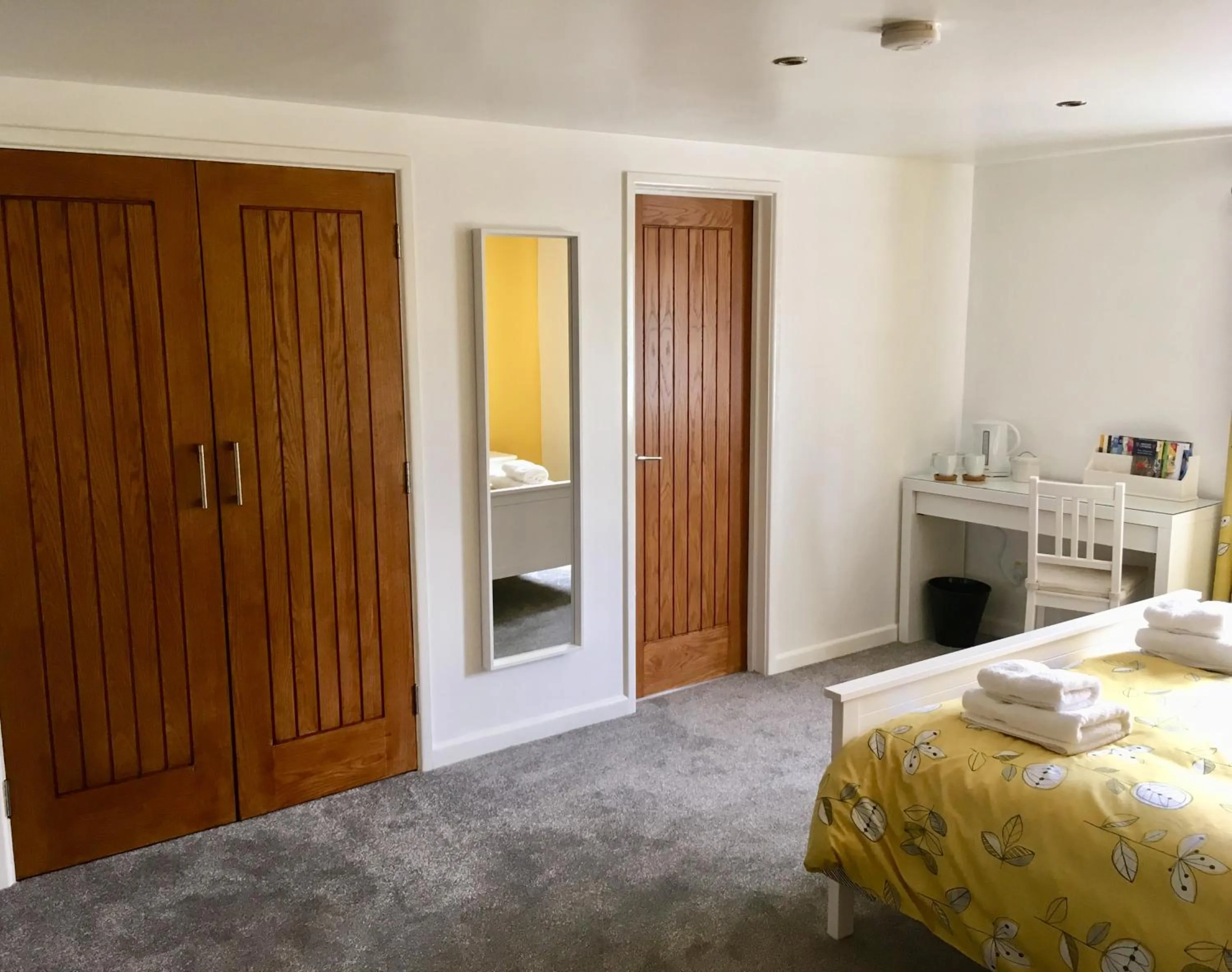 Bathroom, Bed in The Sun B&B Rooms