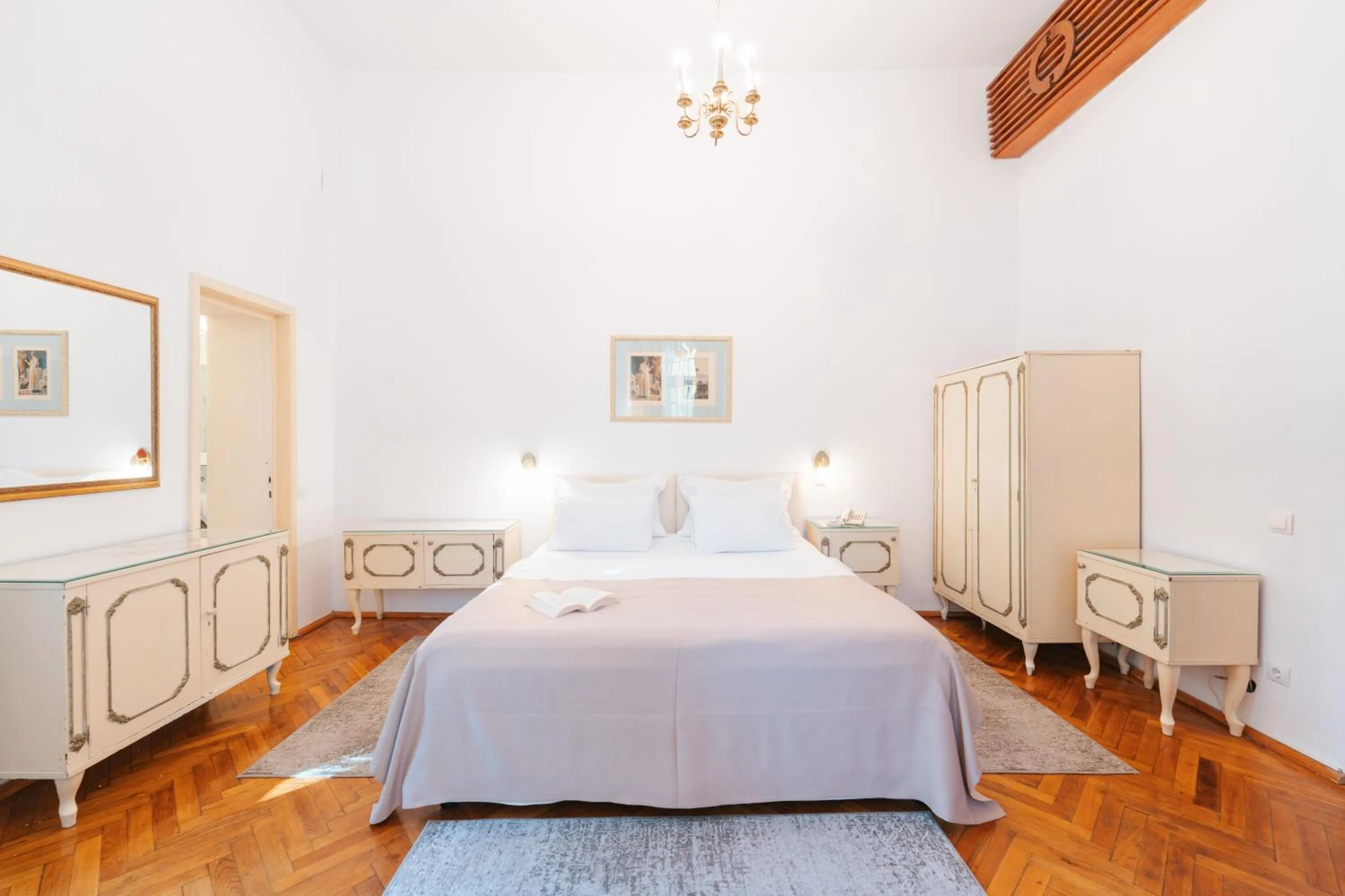 TV and multimedia, Bed in Vila Camelia