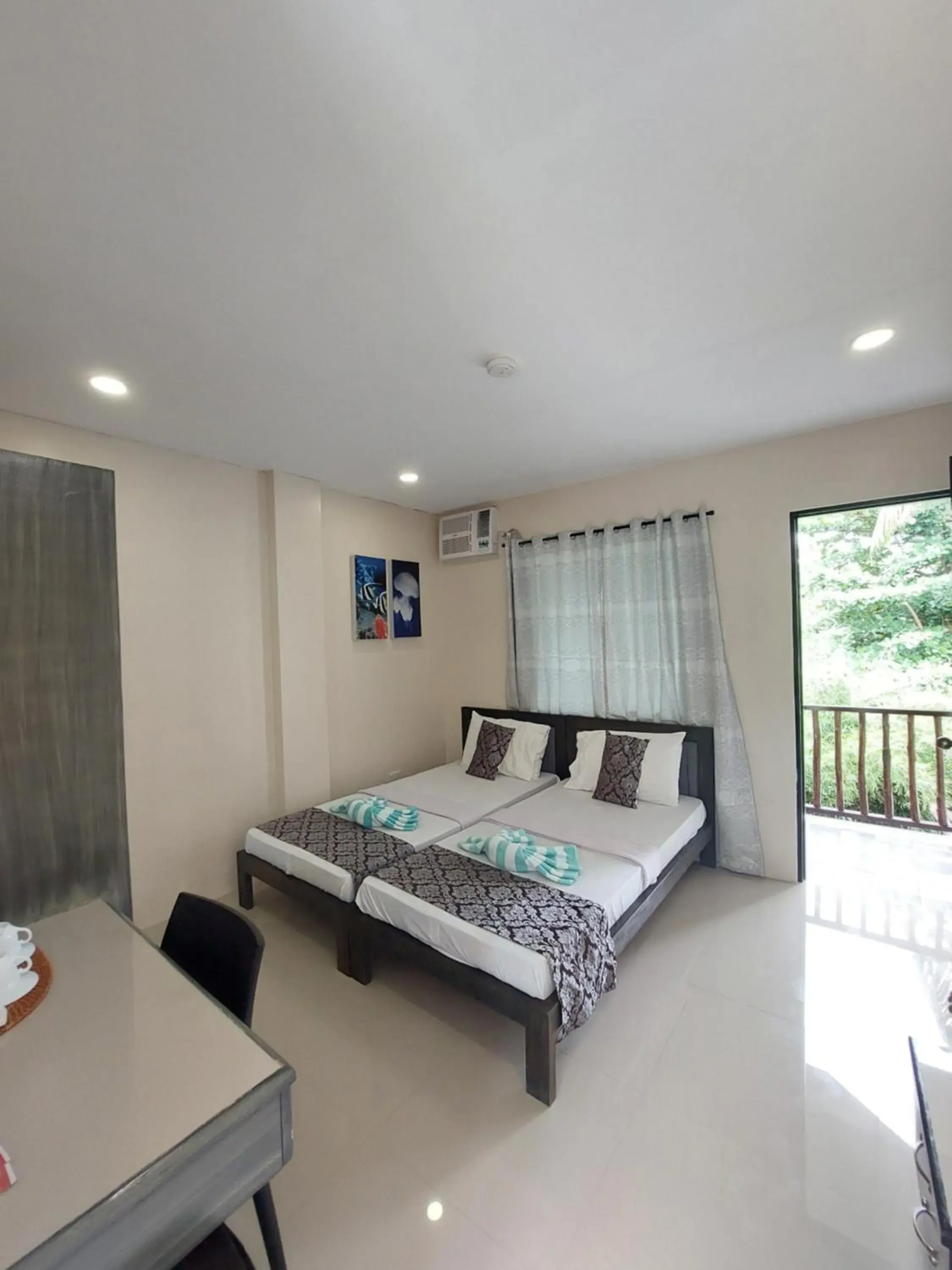 Bed in Avila's Horizon Dive Resort Malapascua Bed in Avila's Horizon Dive Resort Malapascua