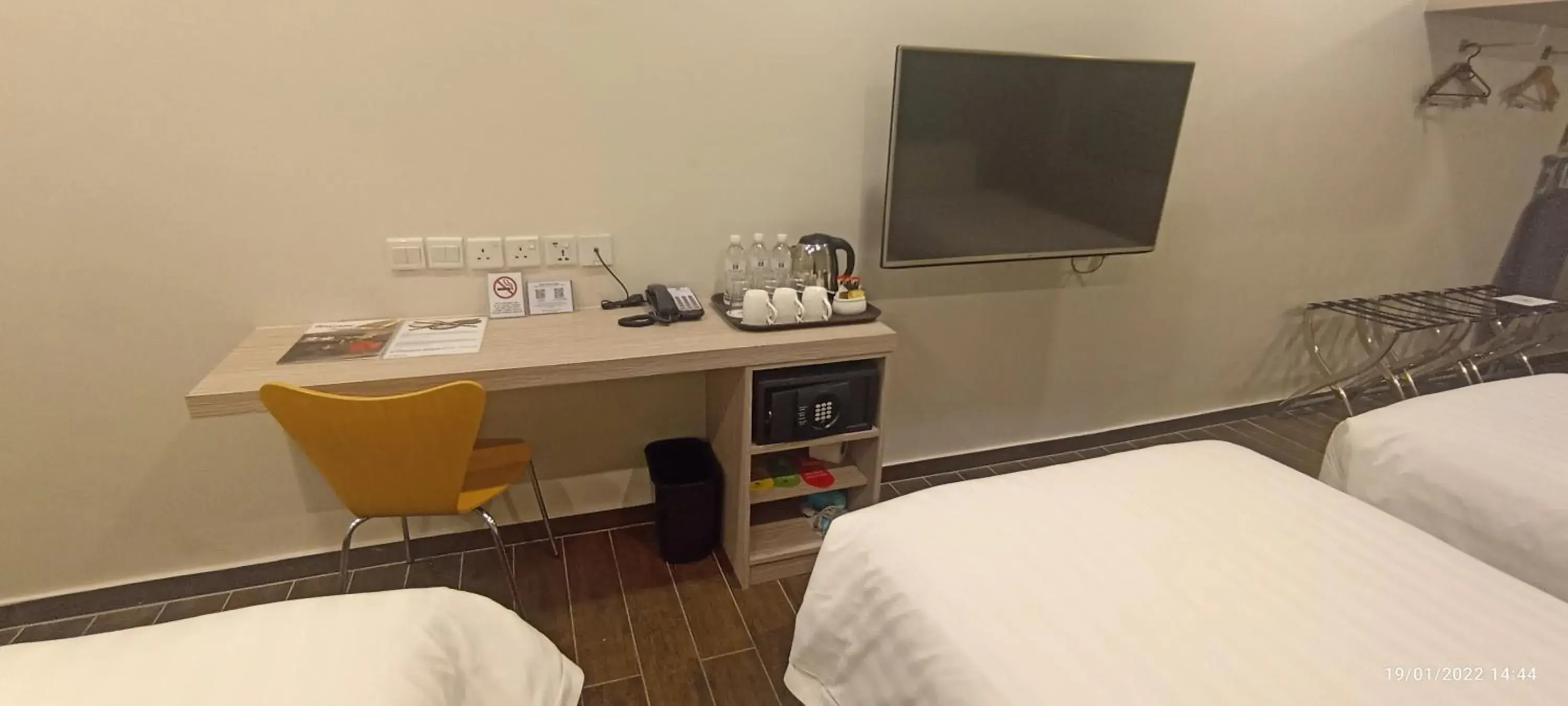 Coffee/tea facilities, Bed in The Klagan Hotel Coffee/tea facilities, Bed in The Klagan Hotel