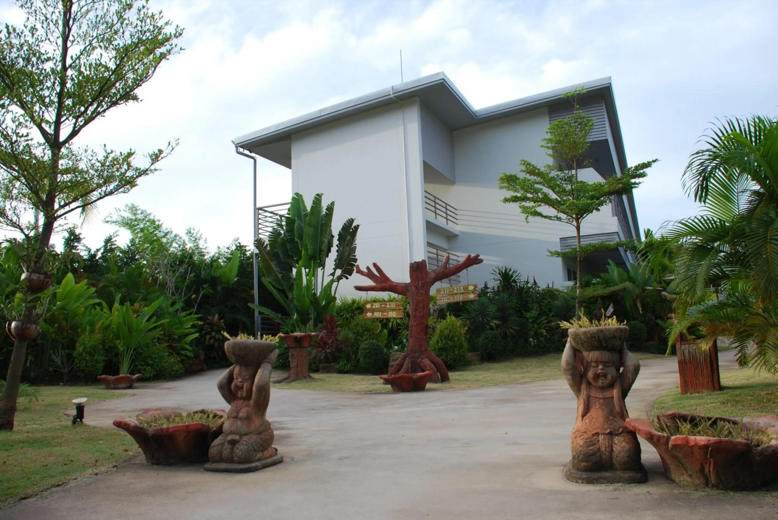 Garden view in Phukamala Suite