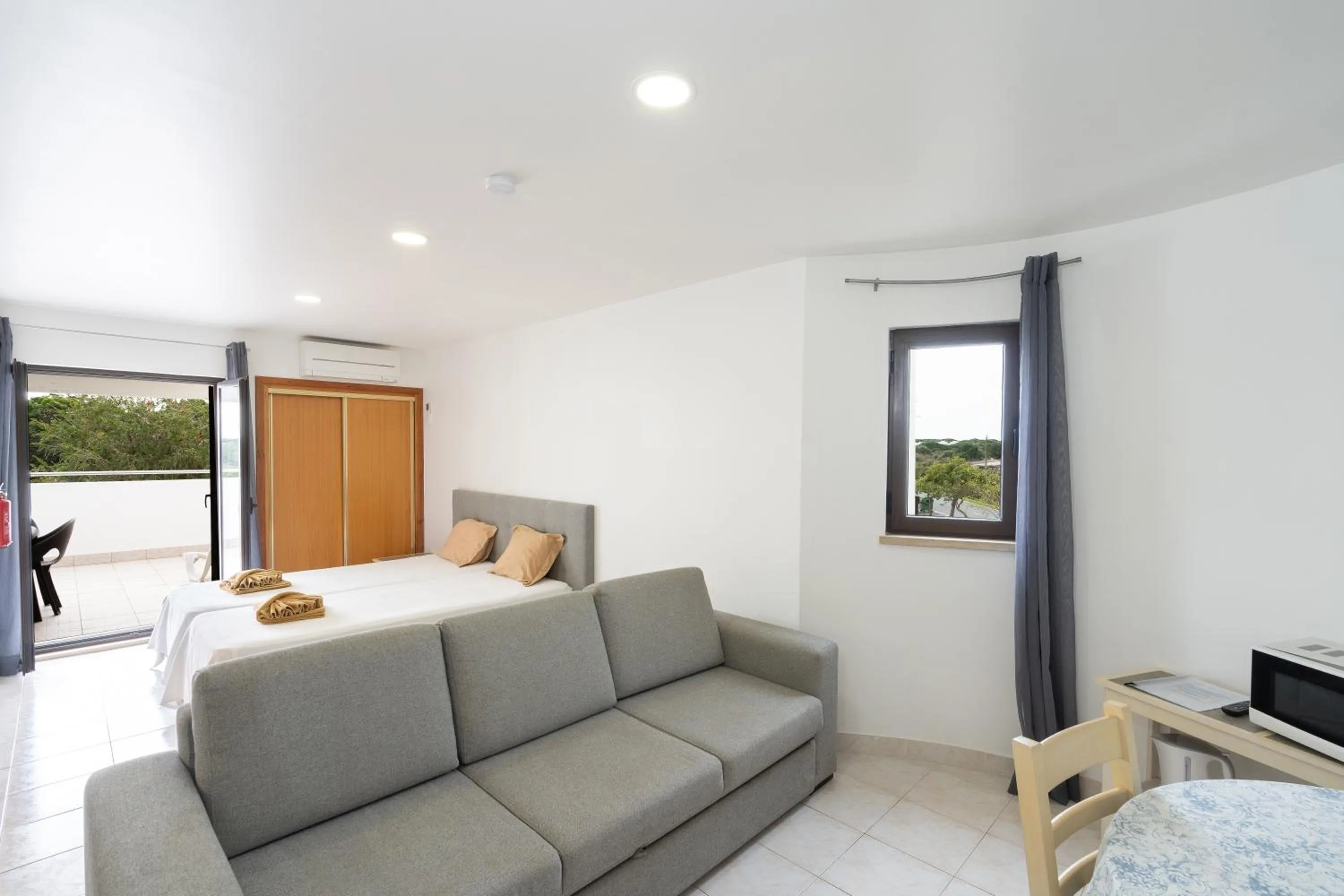 TV and multimedia in Apartamentos Vale de Carros by Umbral