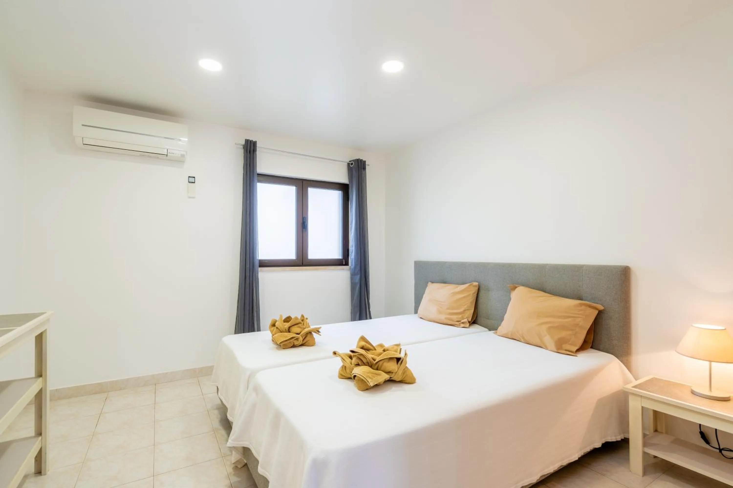 Bed in Apartamentos Vale de Carros by Umbral