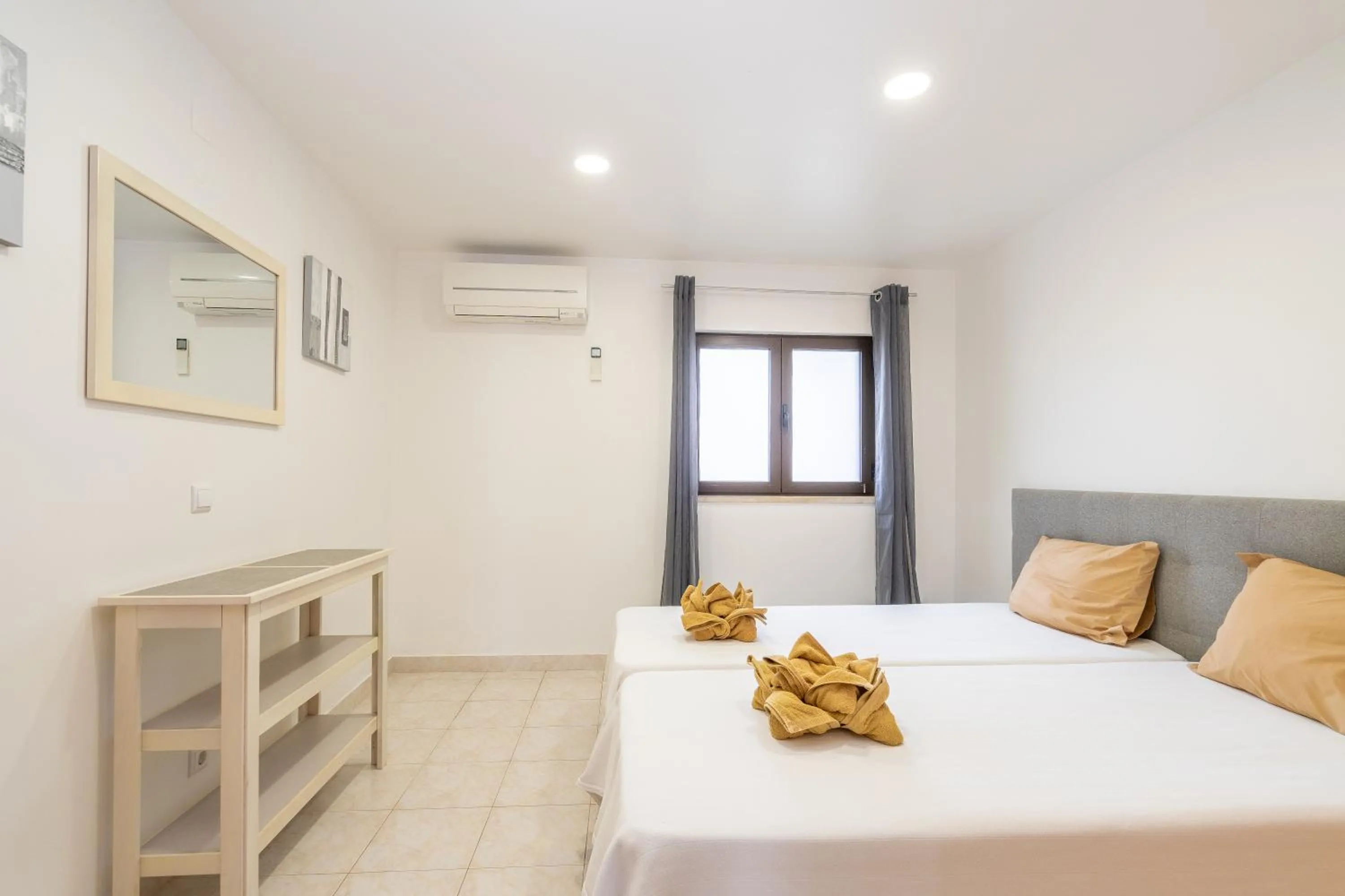 Bed in Apartamentos Vale de Carros by Umbral