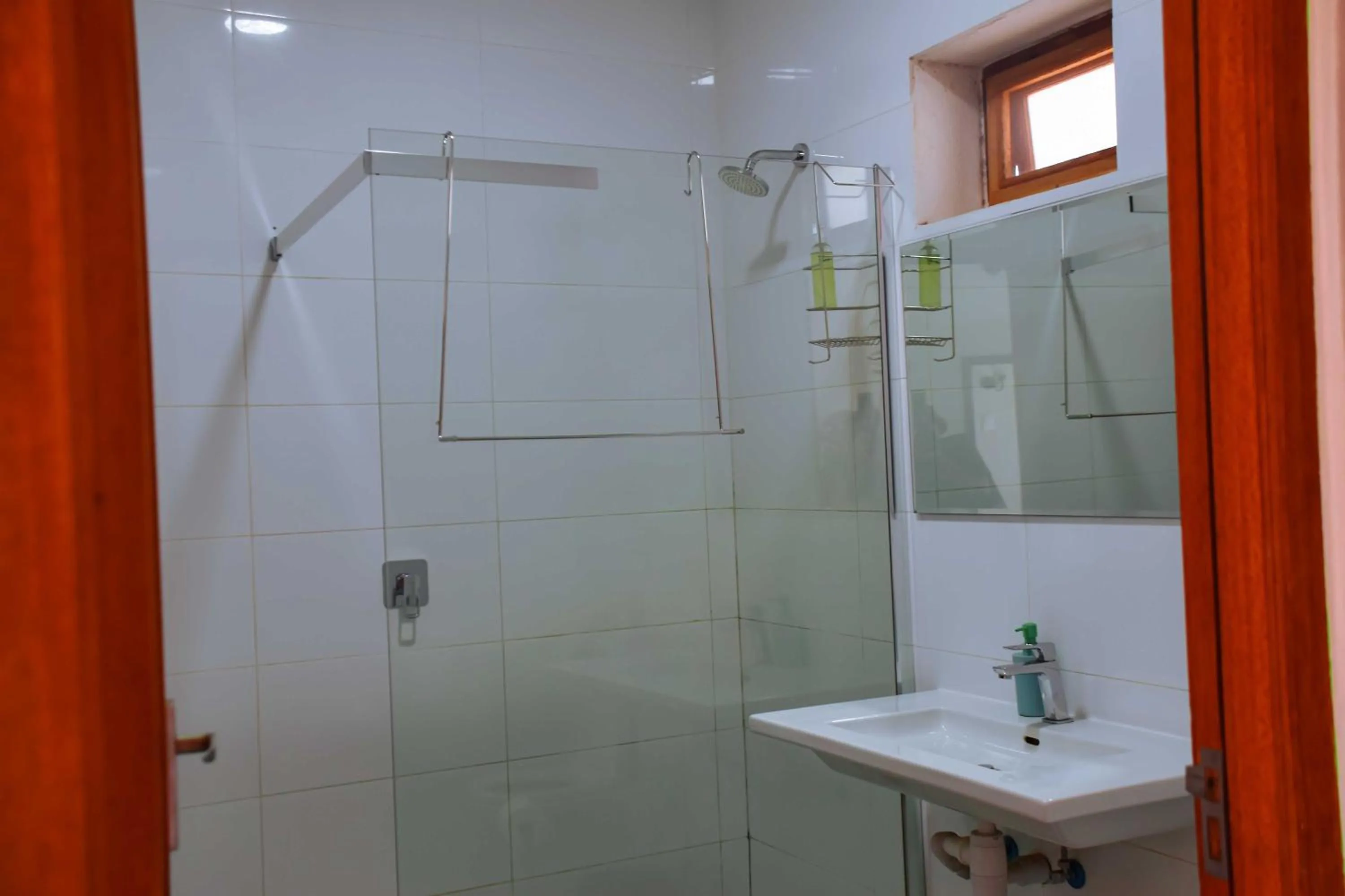 Shower in Riverview Inn