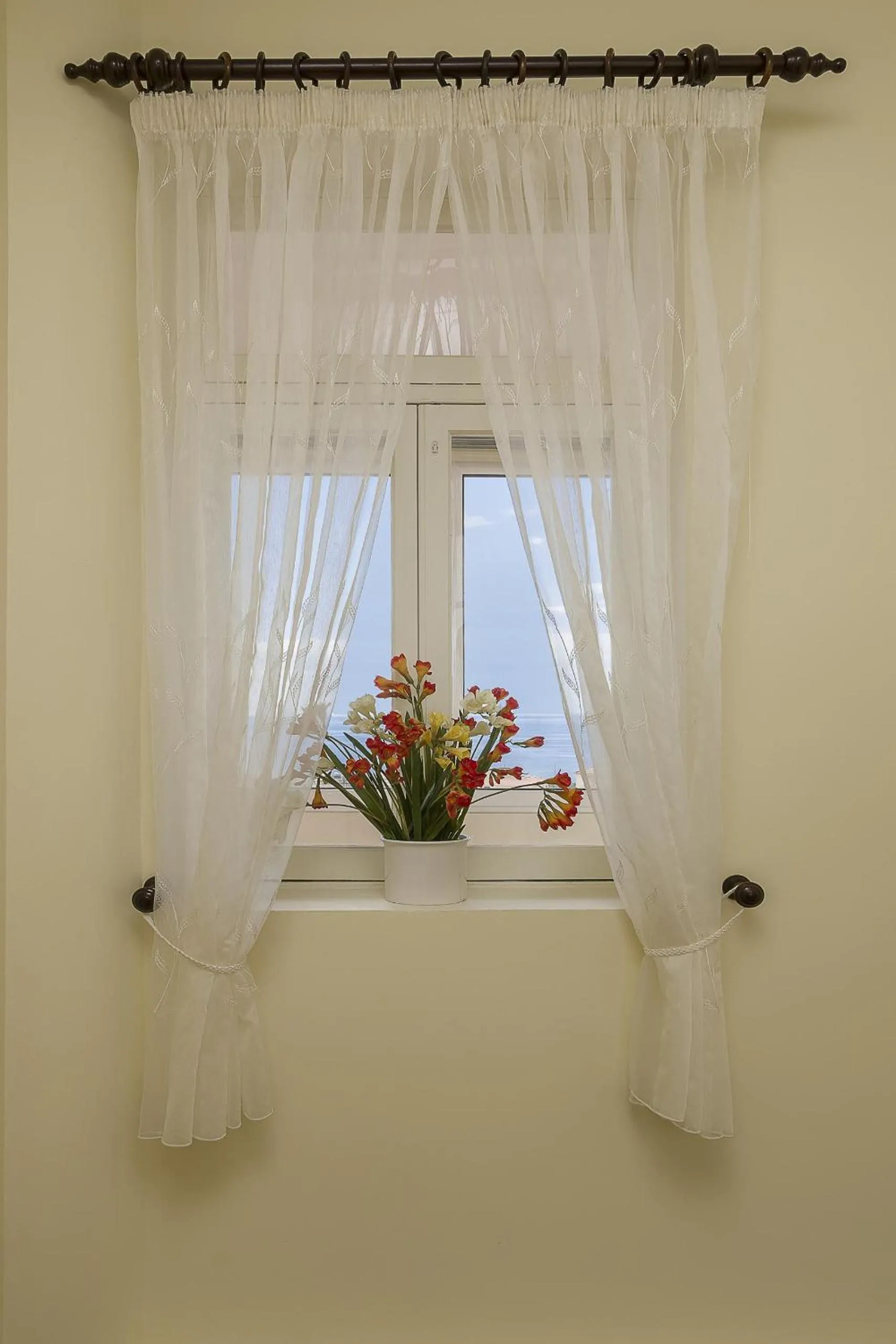 Decorative detail in Funchal Window by Homie