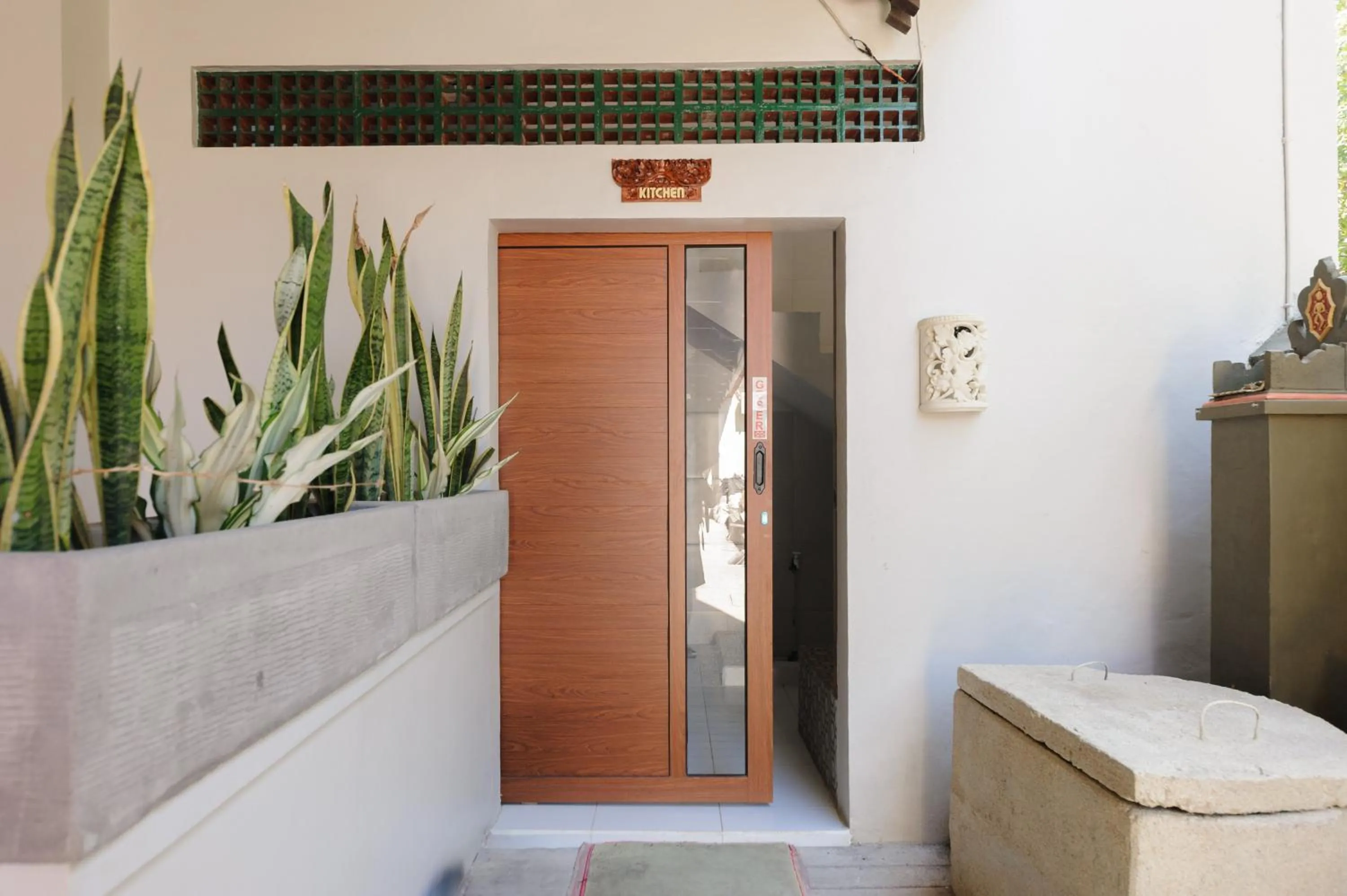 Property building in Urbanview Hotel Rasa Sayang Inn Tanjung Benoa Bali