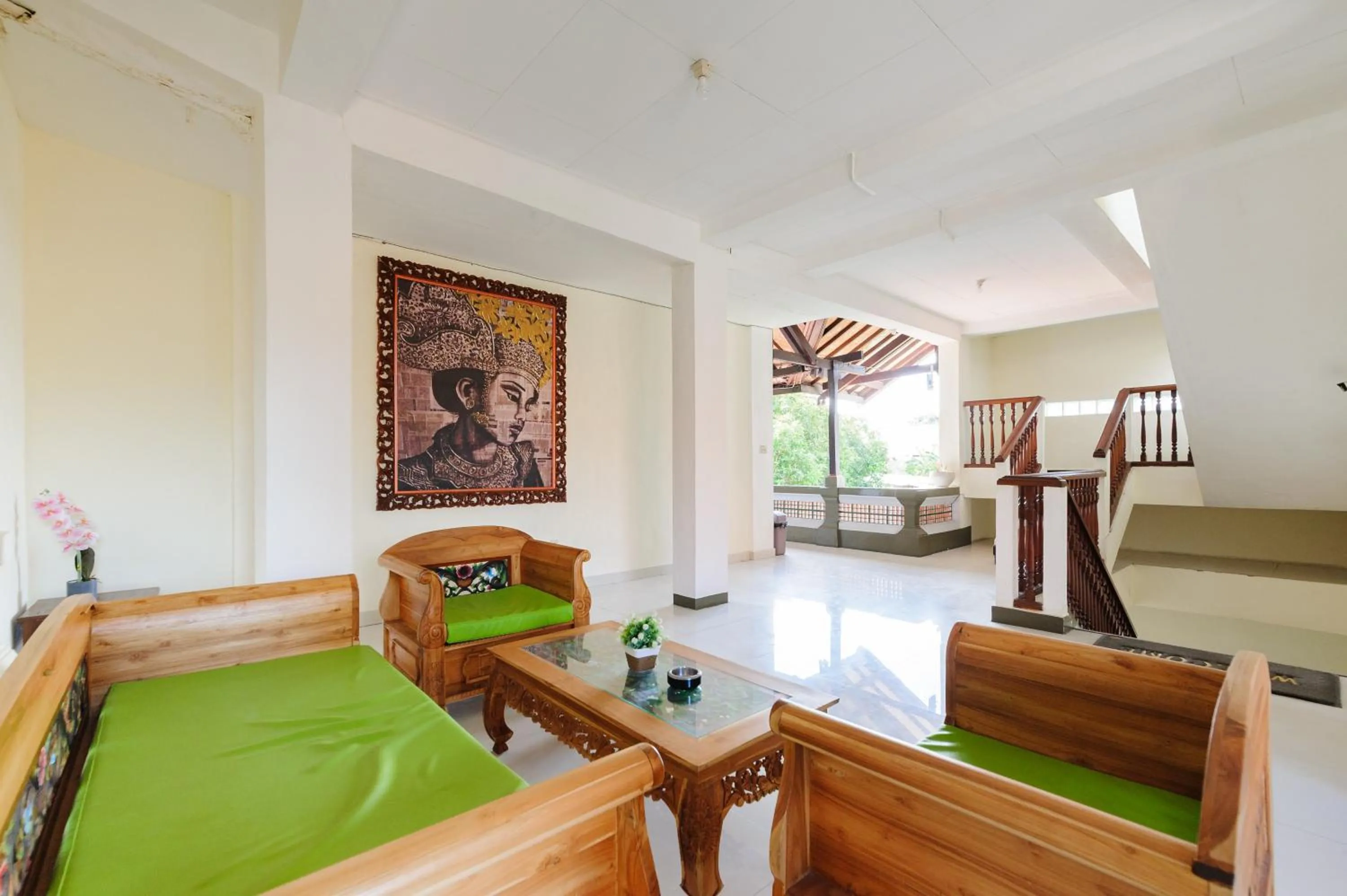 Seating area in Urbanview Hotel Rasa Sayang Inn Tanjung Benoa Bali