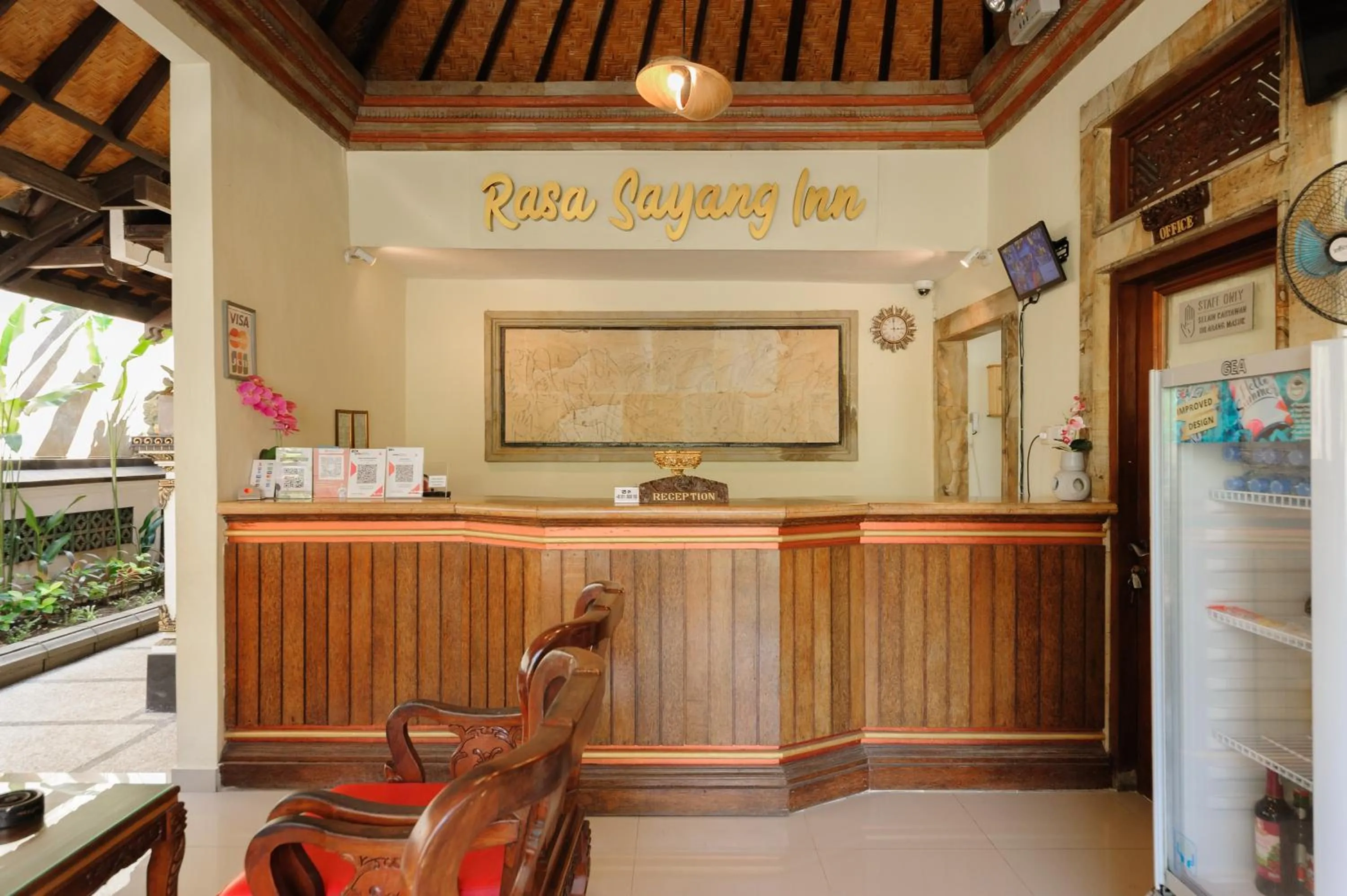 Lobby or reception in Urbanview Hotel Rasa Sayang Inn Tanjung Benoa Bali