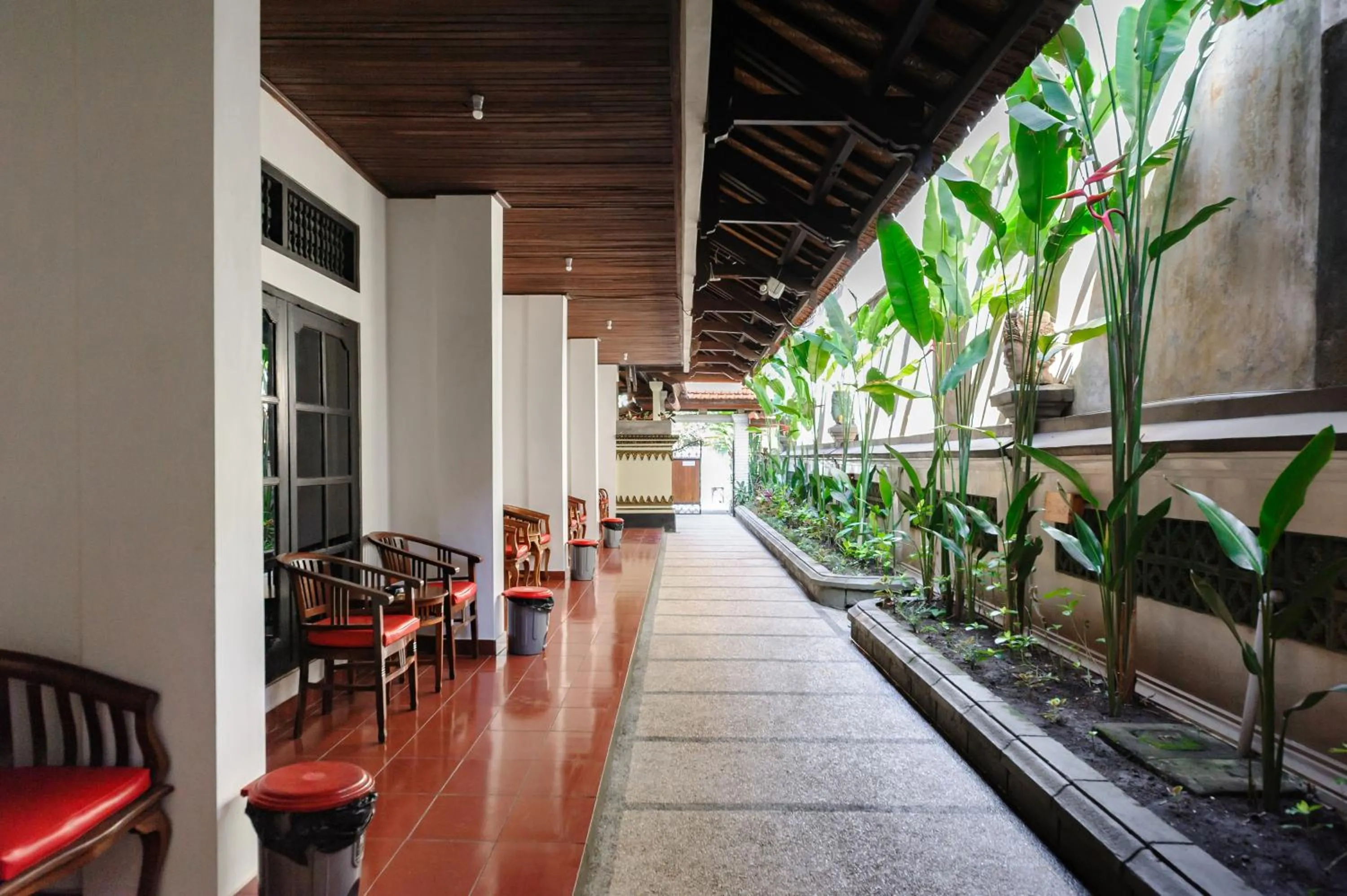Seating area in Urbanview Hotel Rasa Sayang Inn Tanjung Benoa Bali