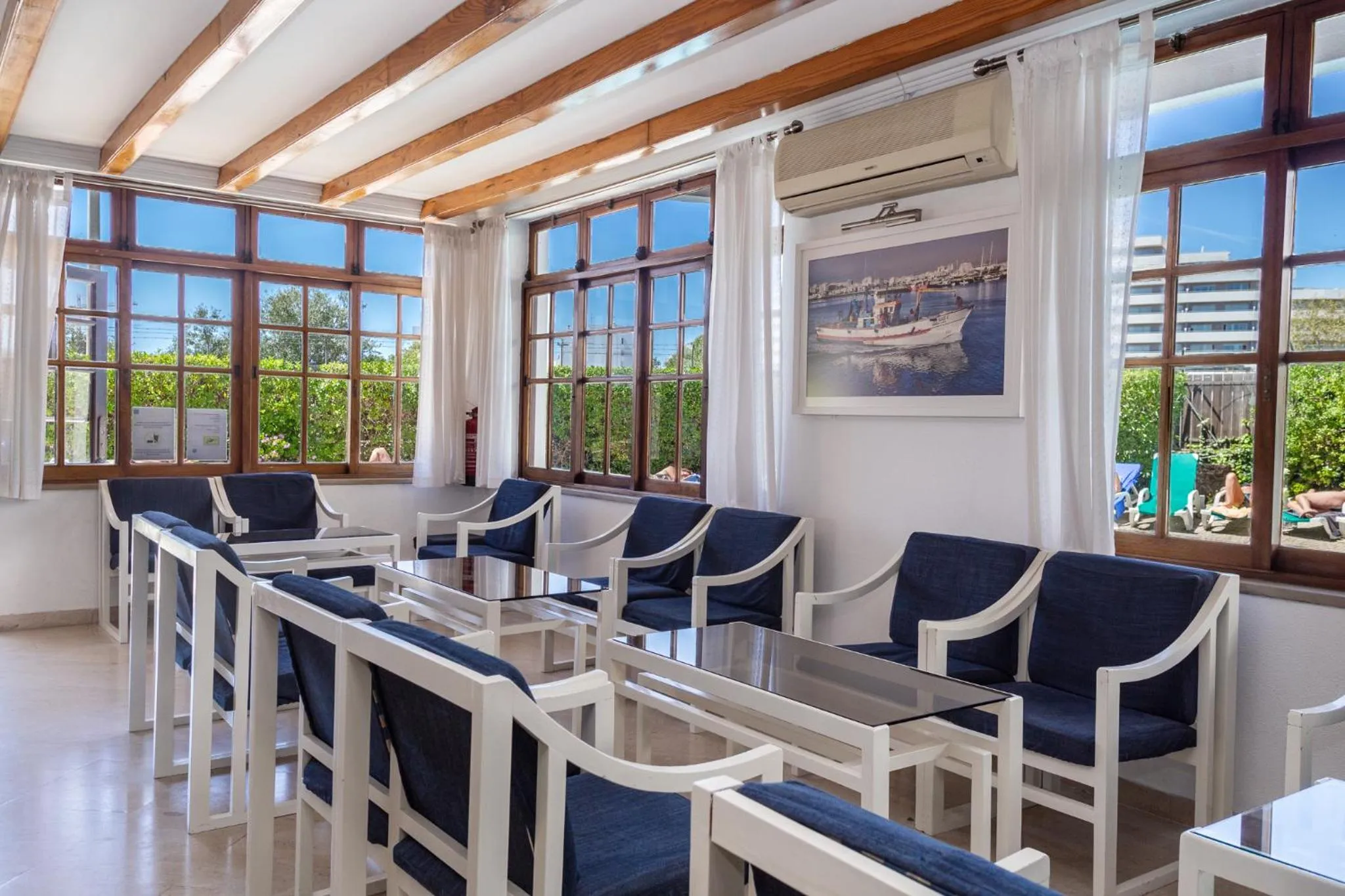 Lounge or bar in Mirachoro Praia da Rocha