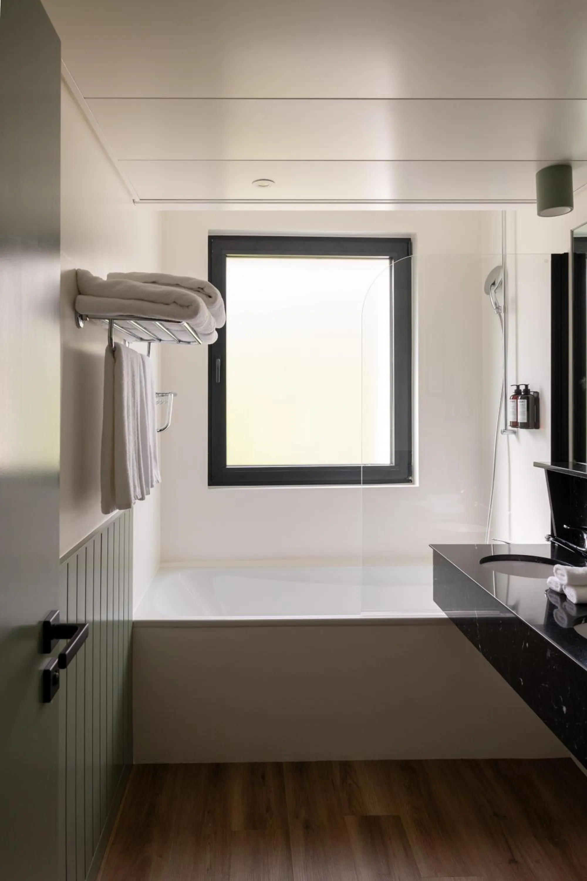 Bathroom in Maison du Lac Boutique Hôtel